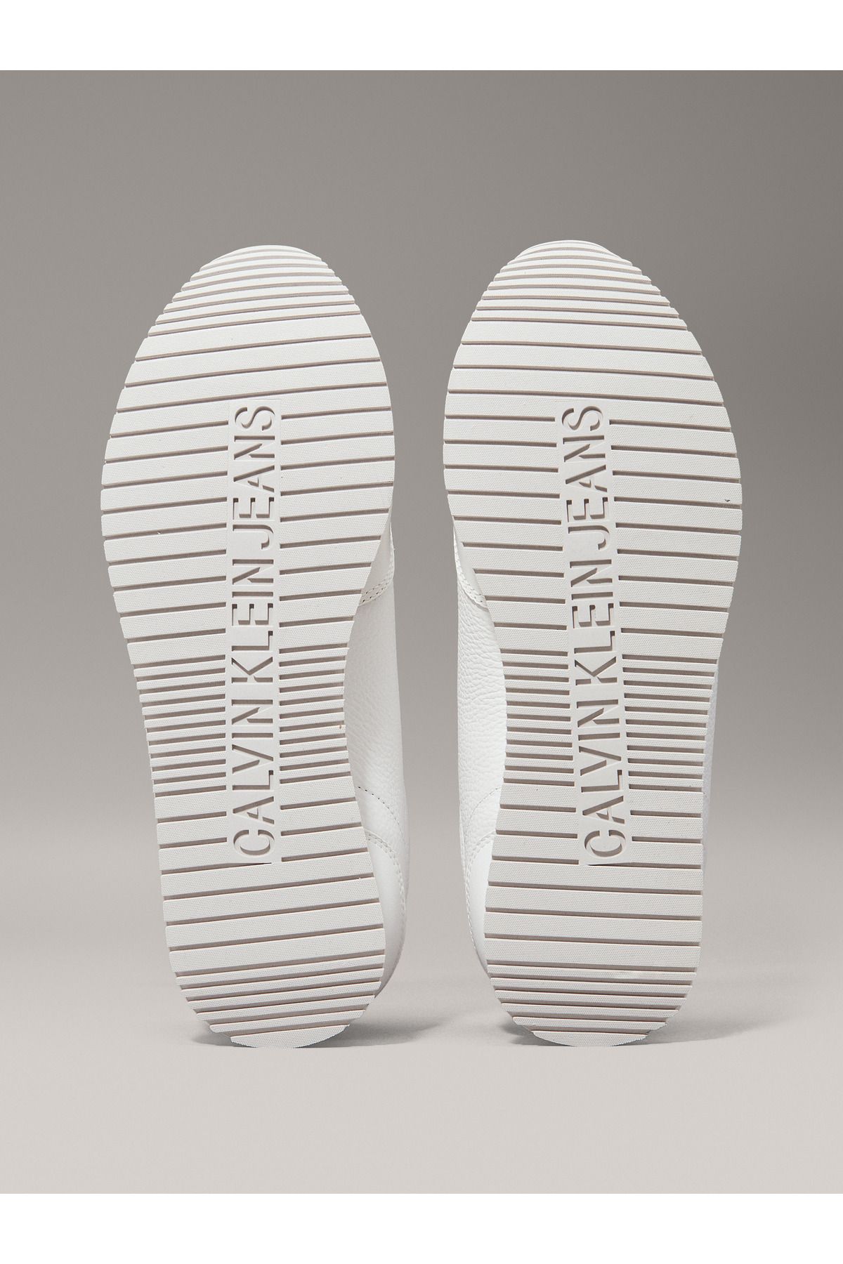 Calvin Klein-Pánské bílé tenisky YM0YM01187 01W 7