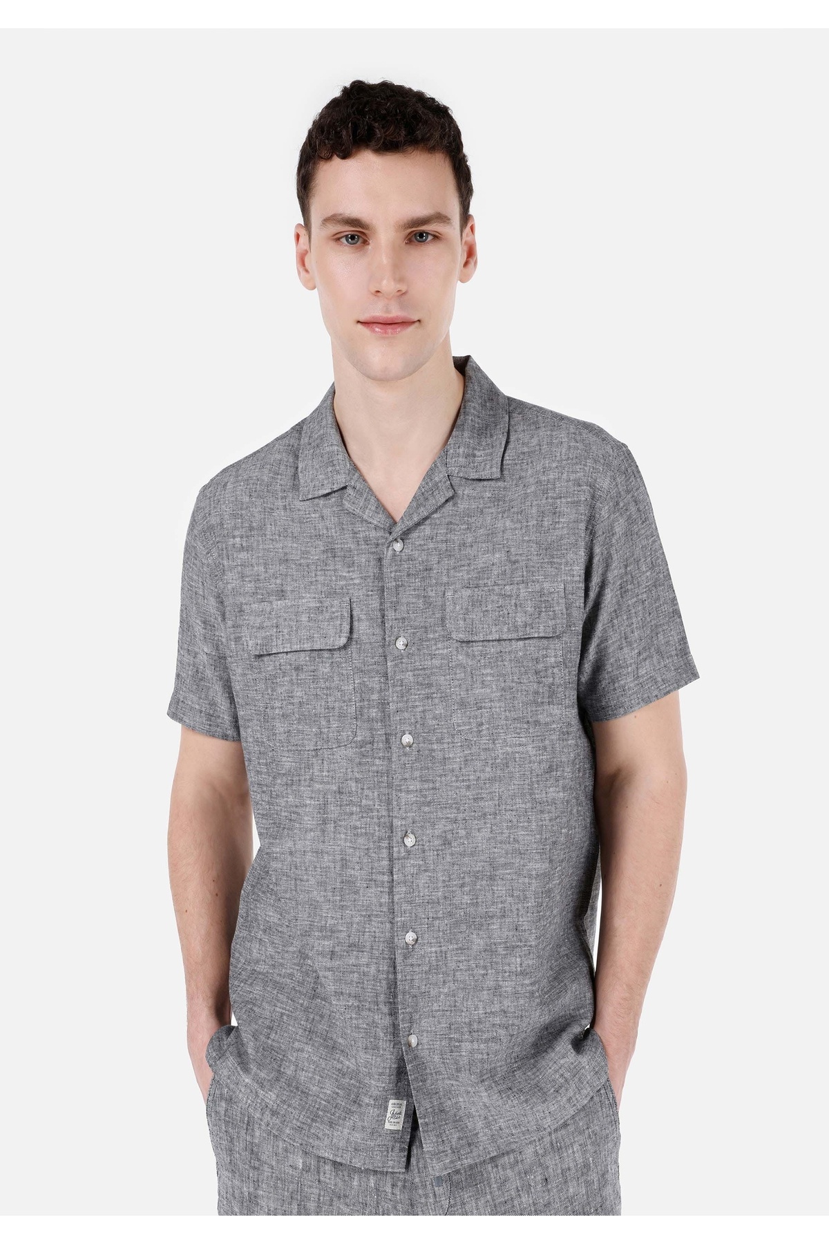 کالینز پیراهن مردانه آستین کوتاه خاکستری ساده یقه گرد راحت