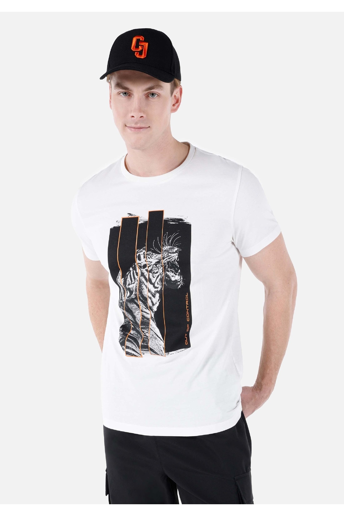 کالینز تی‌شرت آستین کوتاه مردانه سفید طرح‌دار یقه گرد معمولی CL1050173