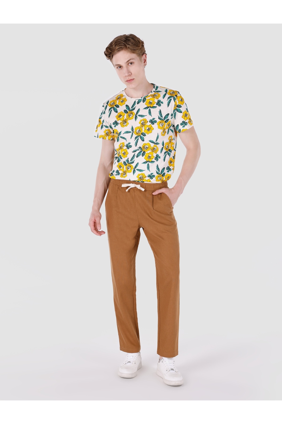 کالینز شلوار مردانه قهوه‌ای راسته سایز متوسط، کمردار، سایز معمولی