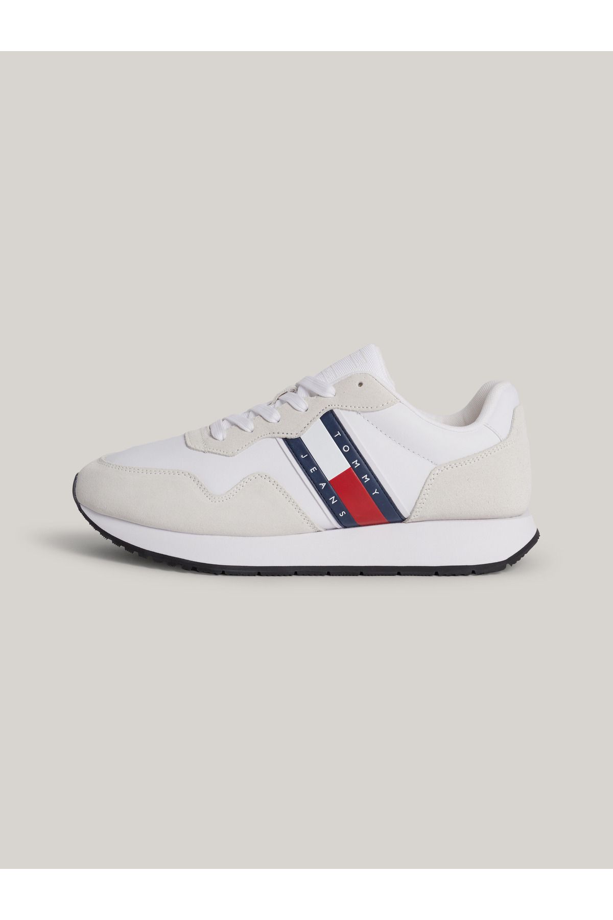 Tommy Hilfiger-Pánské bílé tenisky semišové značky s logem z recyklovaného polyesteru s gumovou podrážkou 2