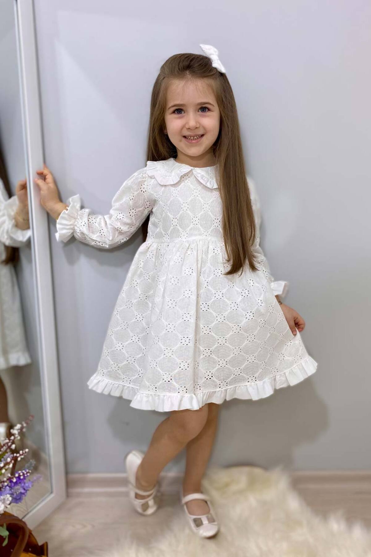 Le Mabelle-Rochie albă pentru fetiță, cu mânecă lungă și decolteu feston - Jesicca 1