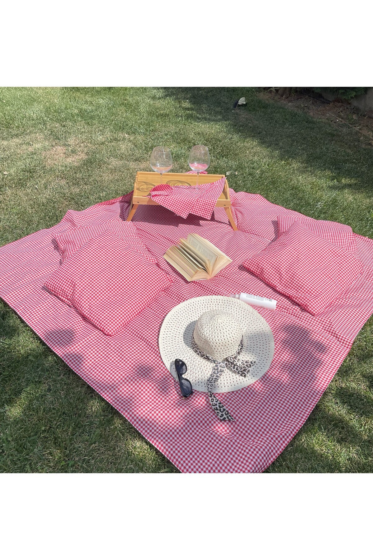 KaHoCo-Picnic Set Pitikare Red Tablecloth and 4 Cushions Picnic Set (Service Table Is Not Included) 4