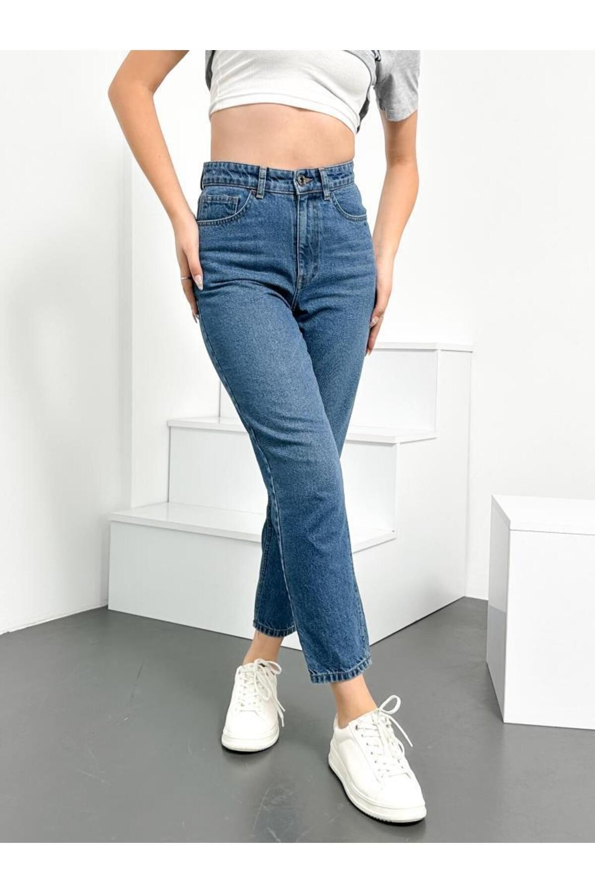 HLT JEANS Világoskék női Lycra Mom Jean magas derekú rugalmas farmer nadrág ANNA-LIGHT