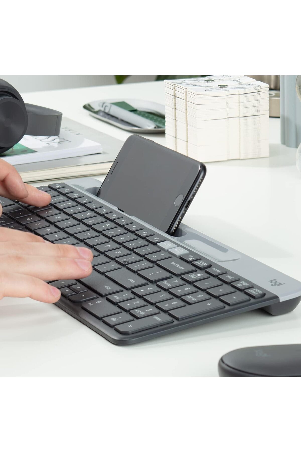 logitech-K580 Slim Wireless Multi-Device Keyboard (Graphite) 7