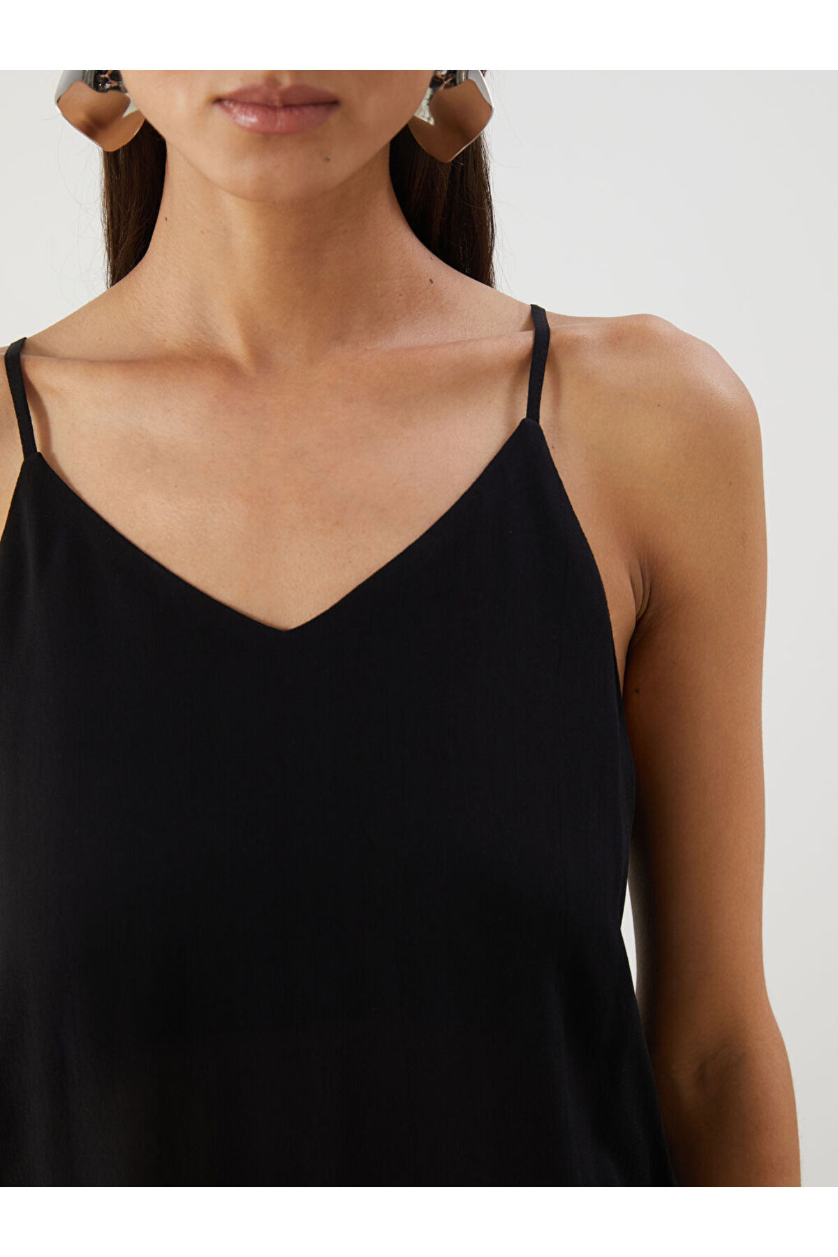 LC Waikiki-Create Your Style from Uzg Store |   V Neck Strap Blouse 4