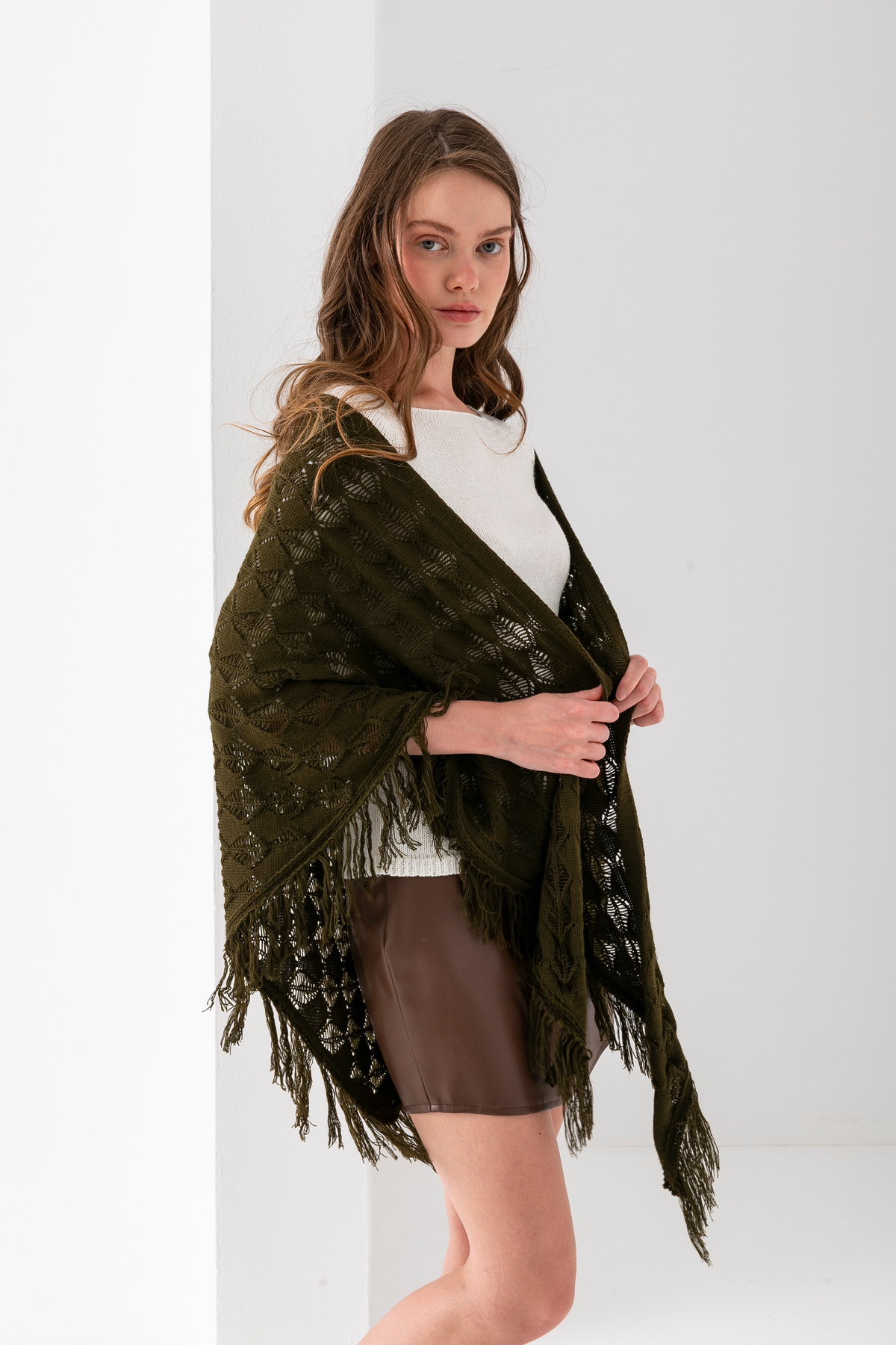 T Crazy-T-Crazy Openwork Patterned Triangle Shoulder Shawl, Stylish and Practical Knitwear Knitted Accessory with Tassels, Triangle Knitwear Shawl 3