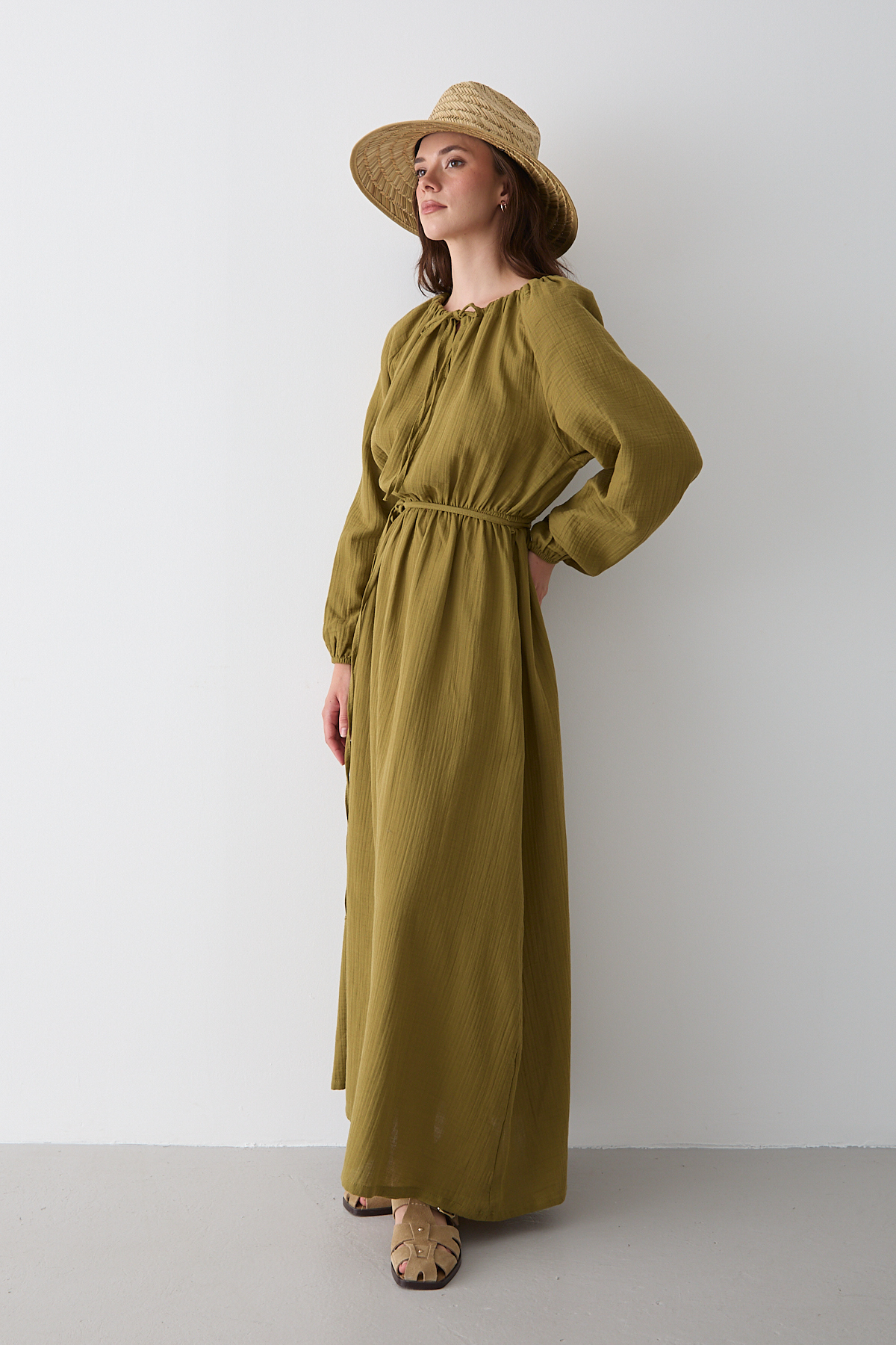 Laluvia  Haki Bağlama Detaylı Müslin Elbise - 2004 - Görsel 4