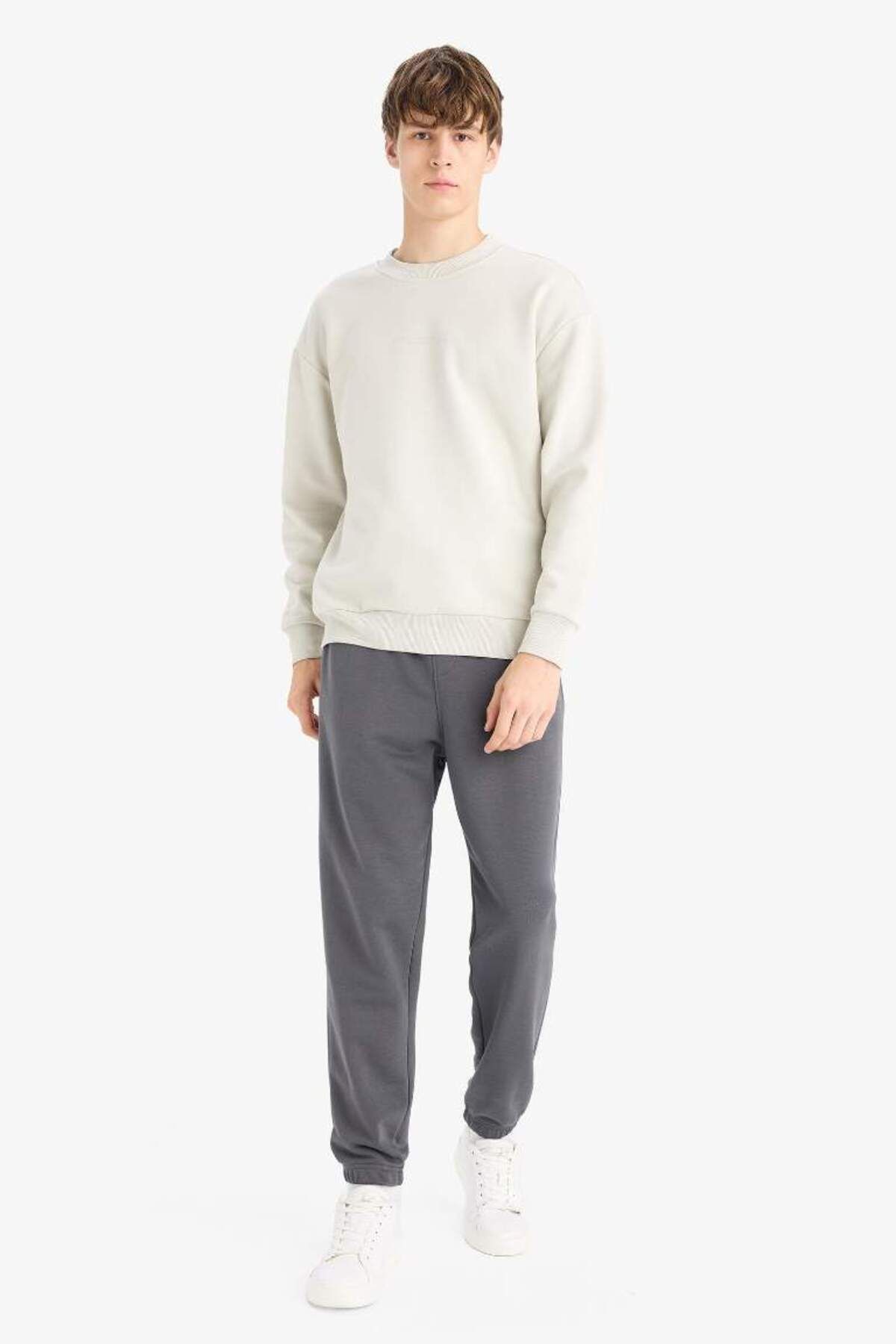 DeFacto-New Season Regular Fit Basic Plain Jogger Tracksuit with Laced Waist and Elasticized Legs with Pockets 4