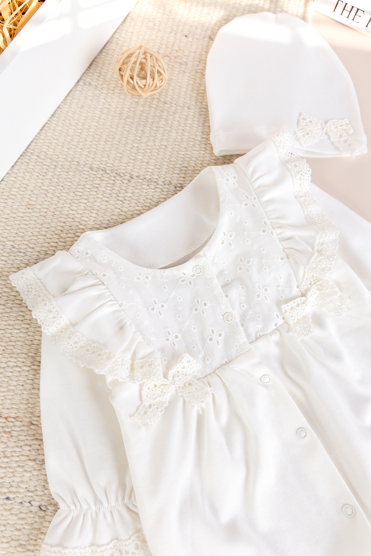 Babymod Dantel Süslemeli Pamuklu Kız Bebek tulum fotoğrafı 2 (önizleme)