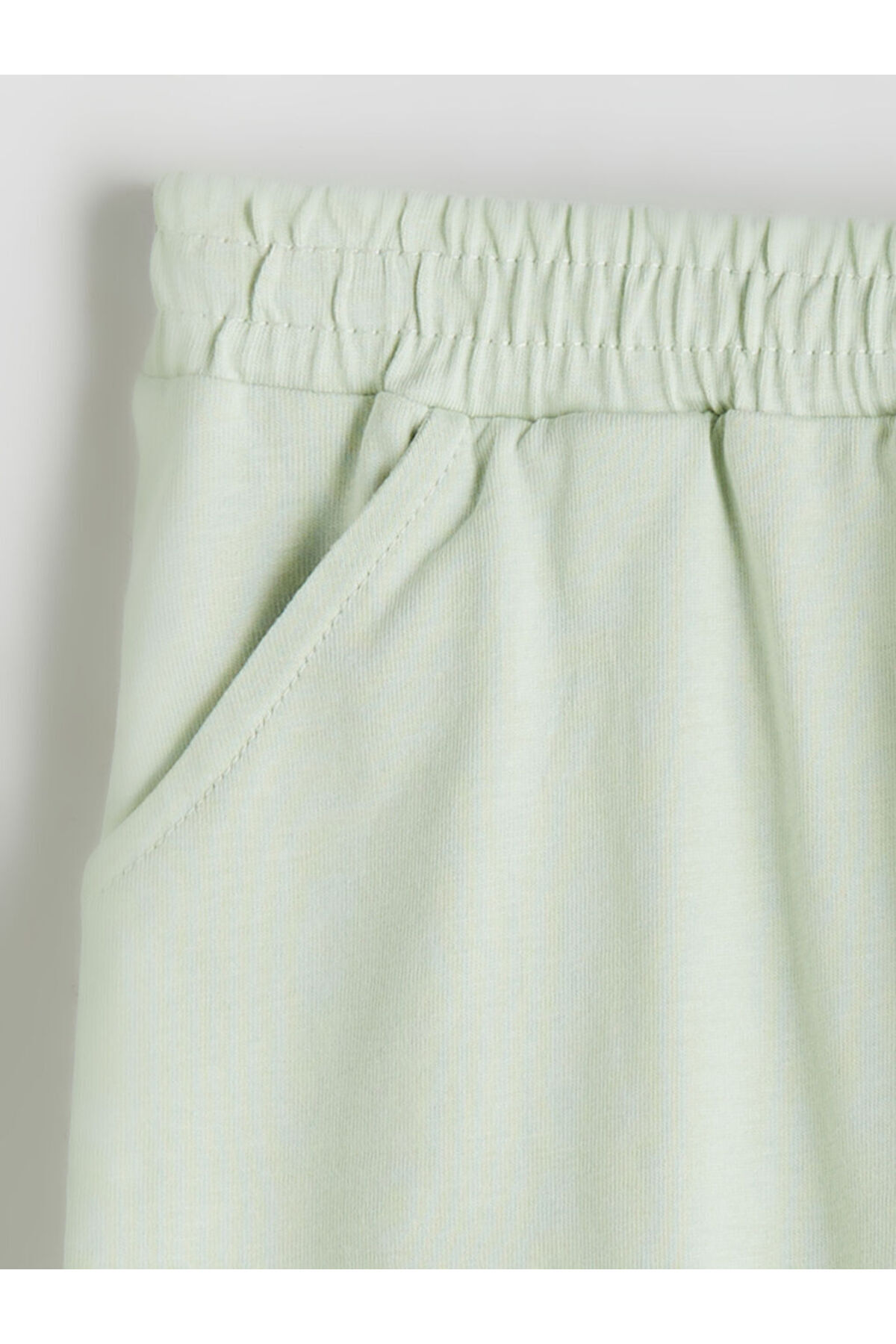 LC Waikiki-Sparkling Selections from Shining Store |   Girls' Shorts with Elastic Waist 2