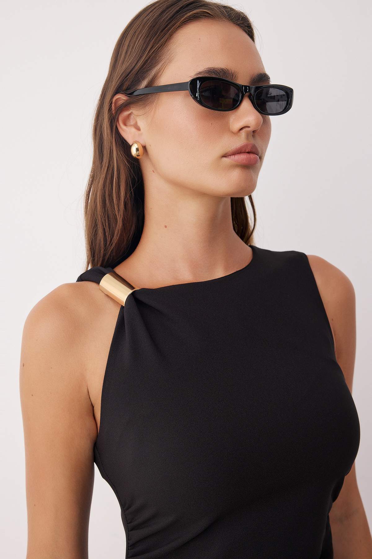 Trendyolmilla  Siyah Aksesuar Detaylı Midi Dokuma Elbise TWOAW26EL00076 - Görsel 3