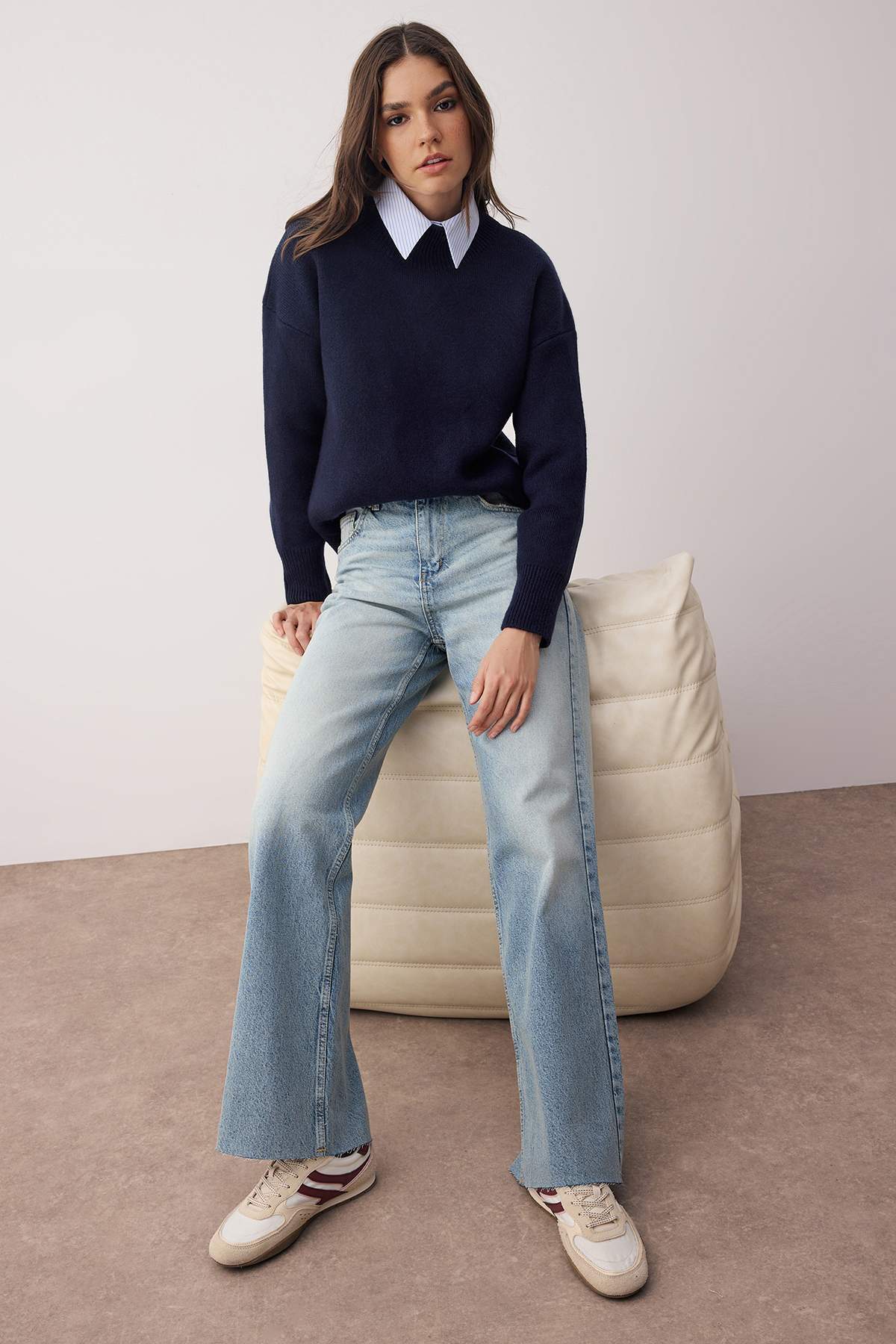 Trendyolmilla  Mavi Paça Kesikli Ekstra Yüksek Bel Geniş Paça Wide Leg Geniş Paça Jeans TWOAW26JE00080