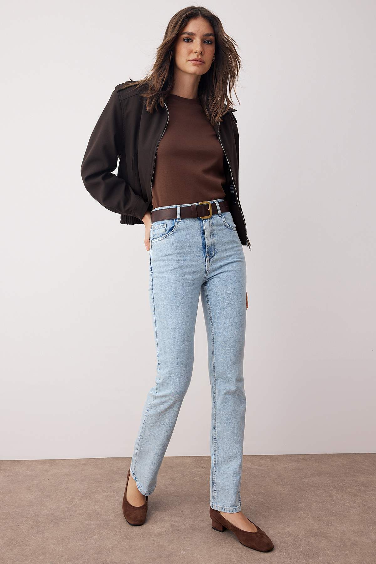 Trendyolmilla  Açık Mavi Yüksek Bel Straight Düz Kesim Comfort Jeans TWOAW26JE00184 - Görsel 2