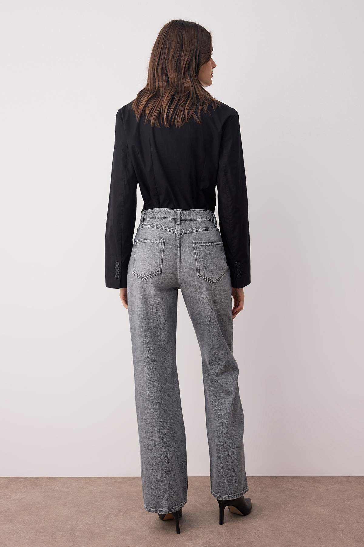 Trendyolmilla  Gri Yüksek Bel Geniş Paça Wide Leg Palazzo %100 Pamuk Non-Stretch Jeans TWOAW26JE00066 - Görsel 4