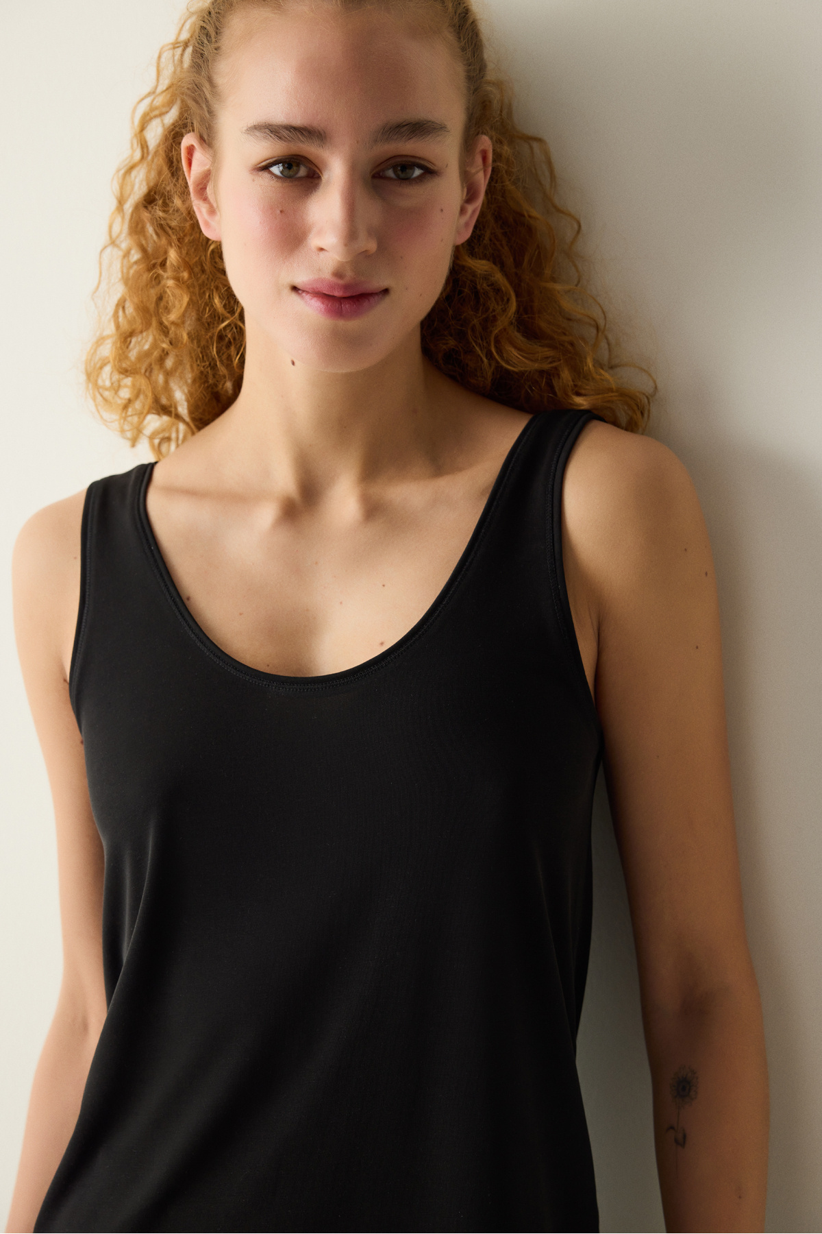 Penti-Modales schwarzes T-Shirt 2