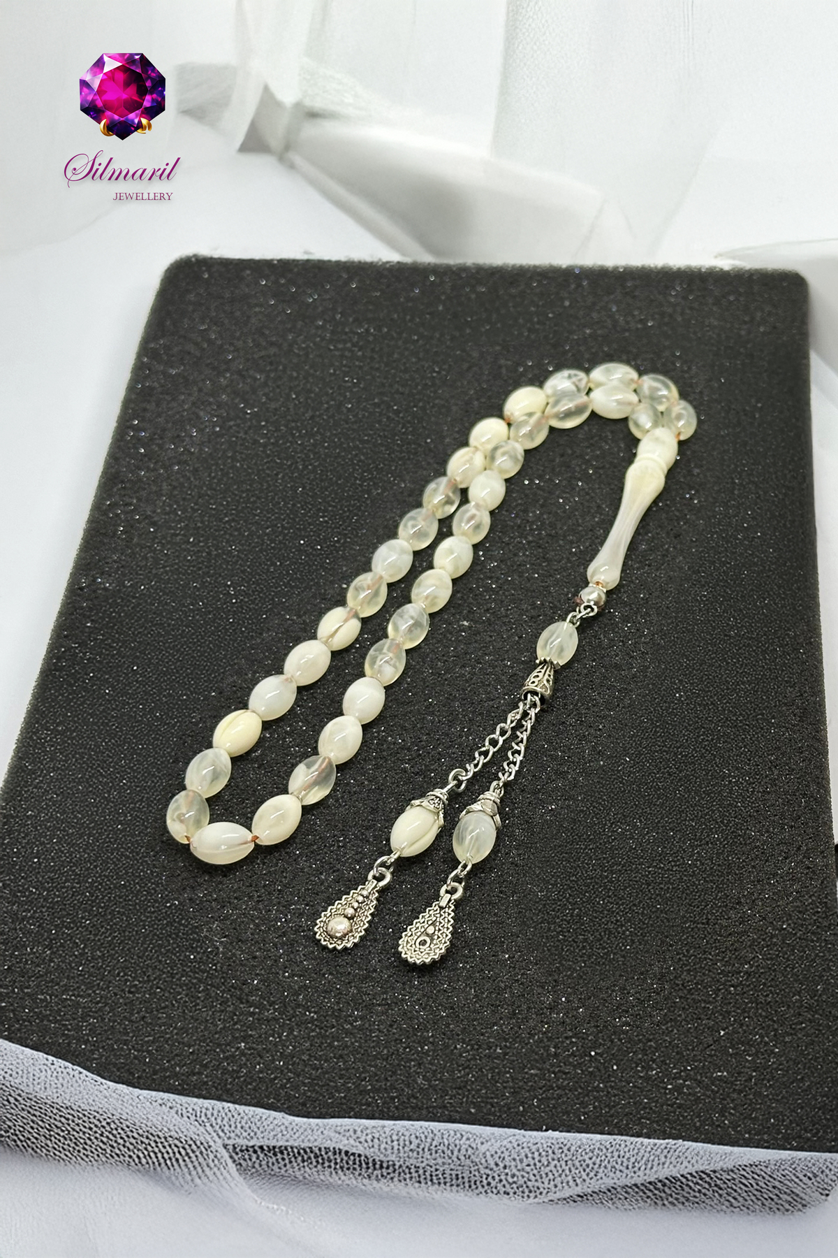 Kişiye Özel Harfli Erkek Hediyelik Kehribar Tesbih Hareli Beyaz — Muammer Köksal Design (2)