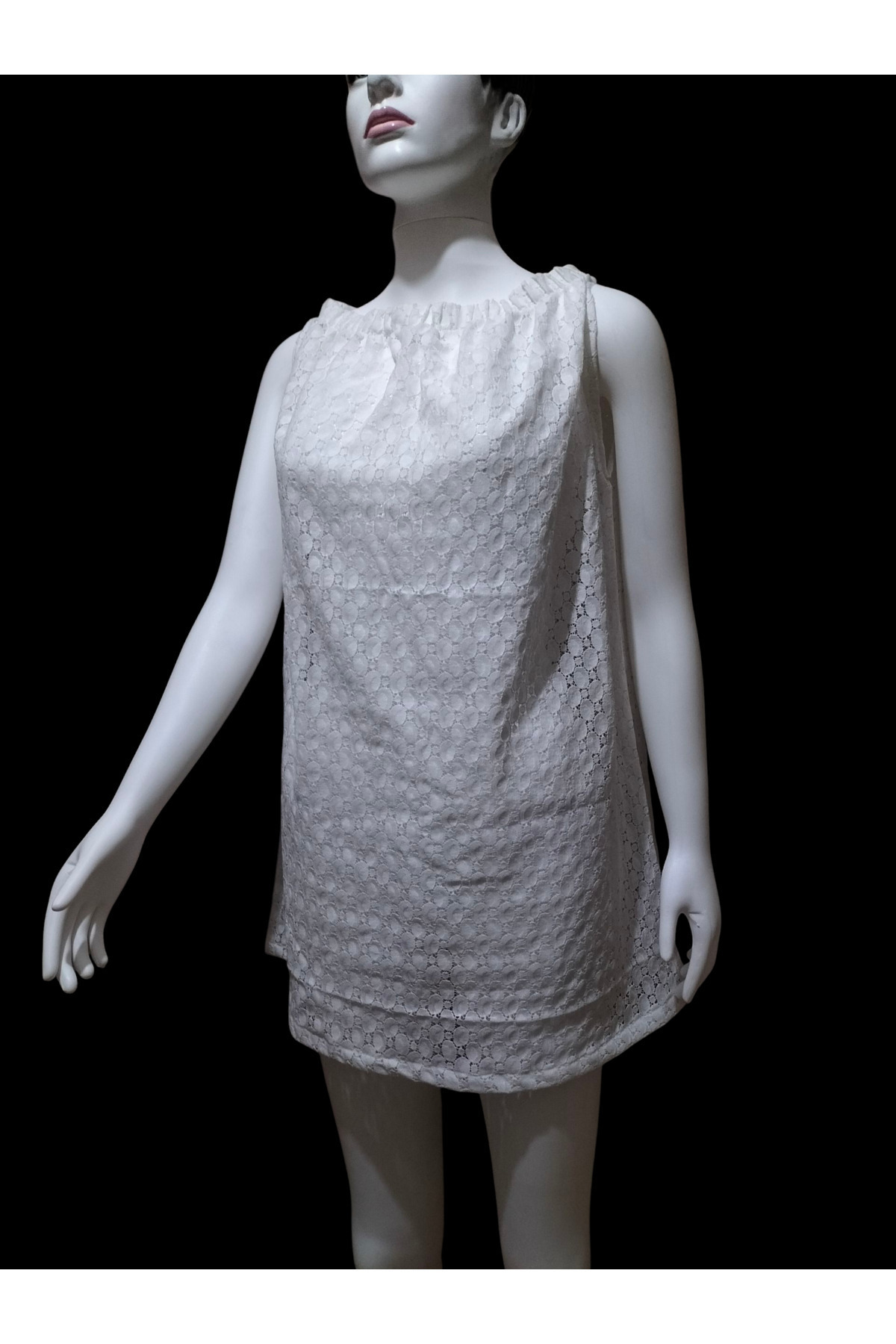 The Fabrics Studio-White Mesh Beach Dress with Elastic Shoulder Different Usage Shapes 3