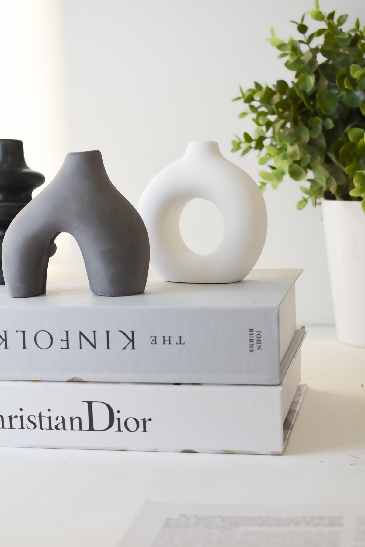 LALEZEN HOME-Decorative Sleek Minimal 3-Piece Stylish Vase Set 3