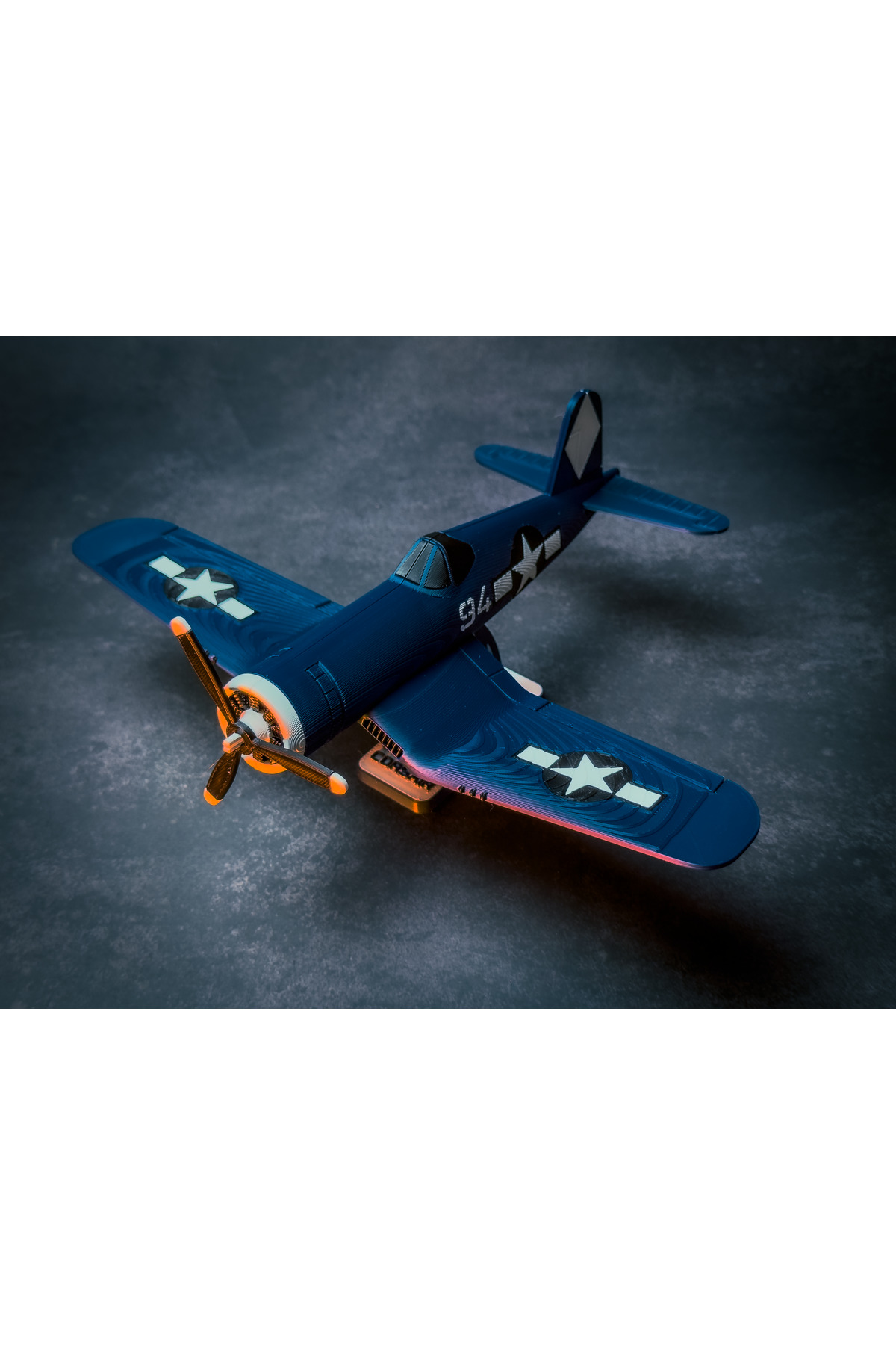F4U 3D Kit Kart – Kriegsflugzeugmodell des Zweiten Weltkriegs, dekoratives Desktop-Objekt
