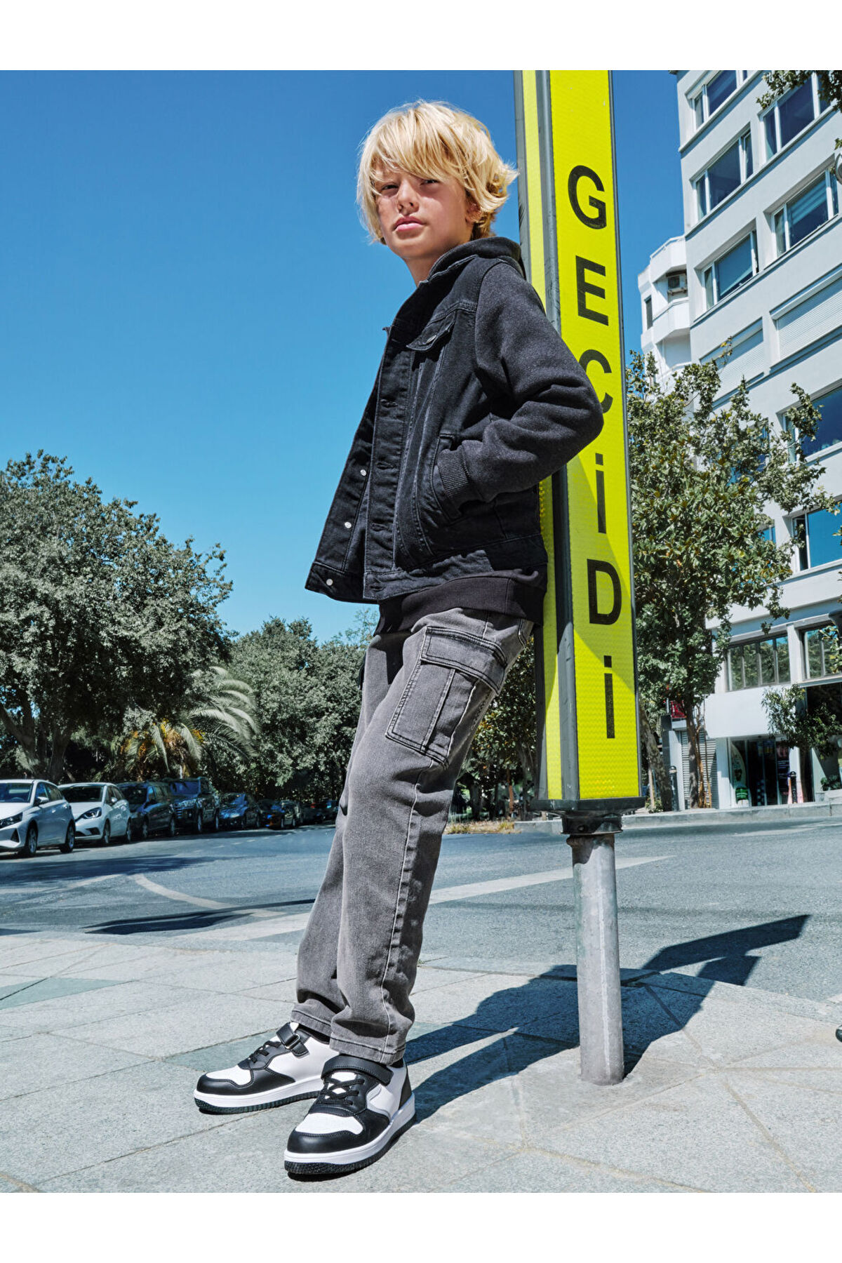 LC Waikiki-Sparkling Selections from Shining Store |   Boys' Cargo Jeans with Elastic Waist 1