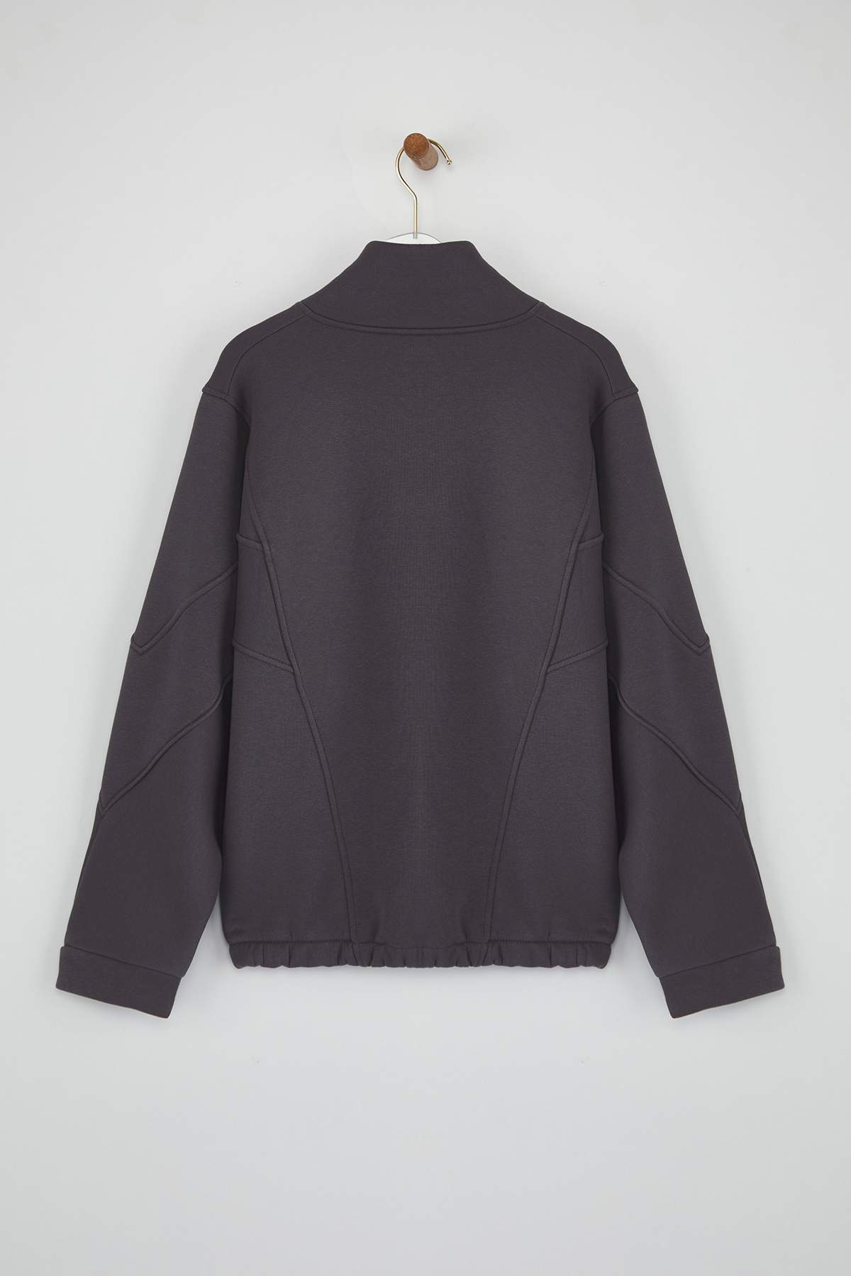 Trendyolmilla  Antrasit Fermuarlı Dikiş Detaylı Dik Yaka Bomber Örme Sweatshirt TWOAW26SW00037 - Görsel 6