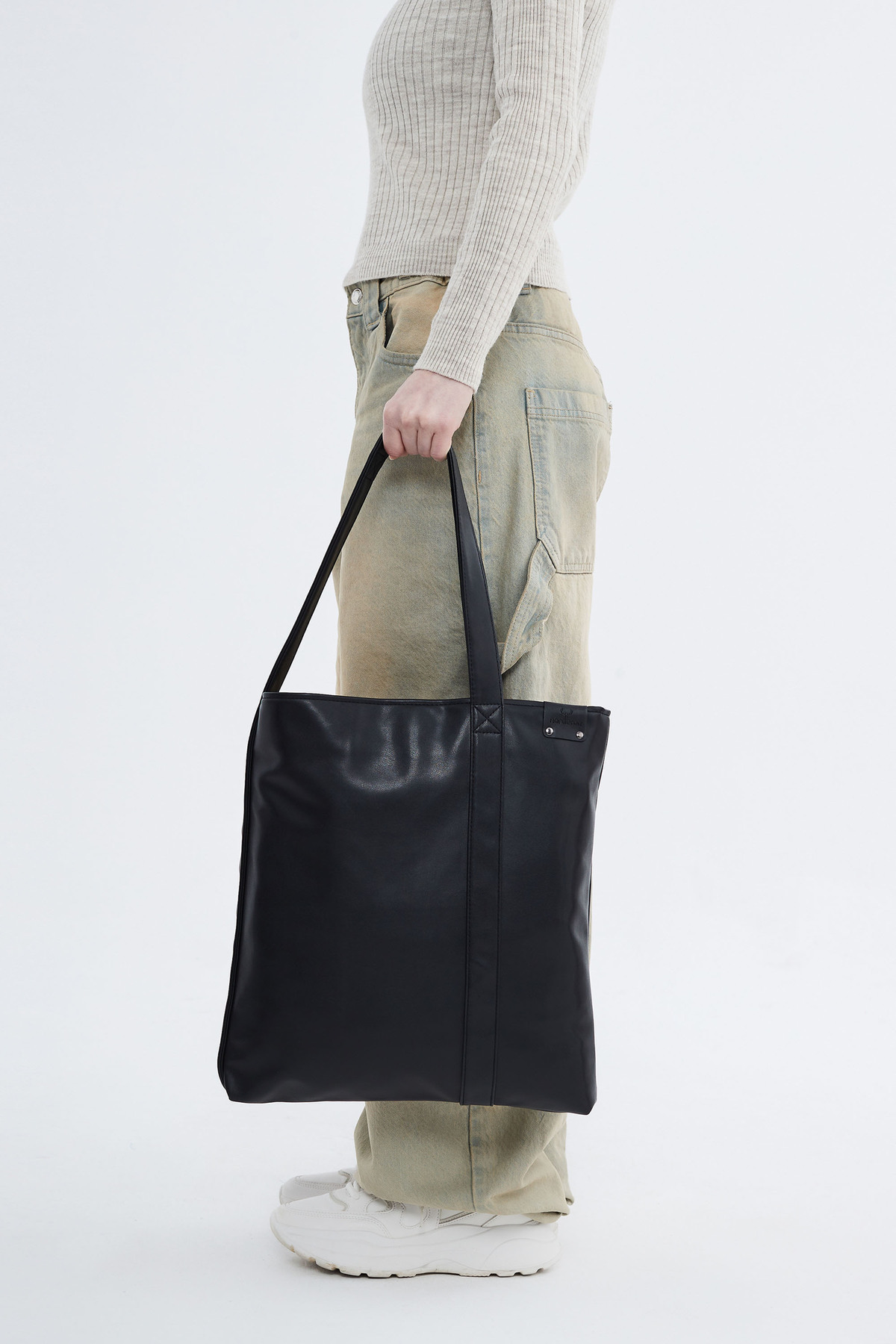 Kadın Siyah Deri Omuz Çantası Kalın Askılı Cepli Iç Bölmeli 6,6 L Casual/günlük Kullanım Hasle