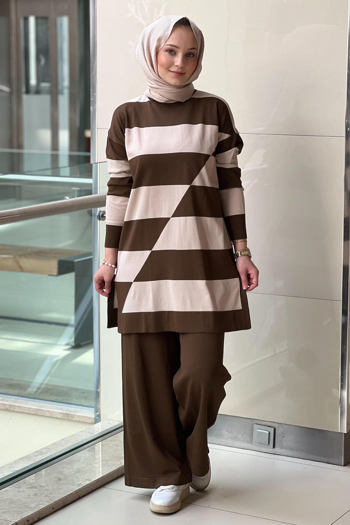 Nuss-Mercerized Suit with Thick Horizontal Stripe Pants 1