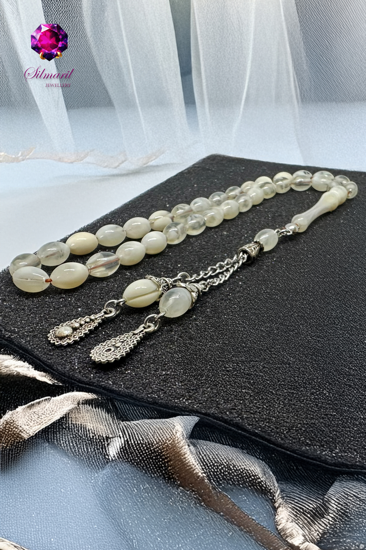 Kişiye Özel Harfli Erkek Hediyelik Kehribar Tesbih Hareli Beyaz — Muammer Köksal Design (3)