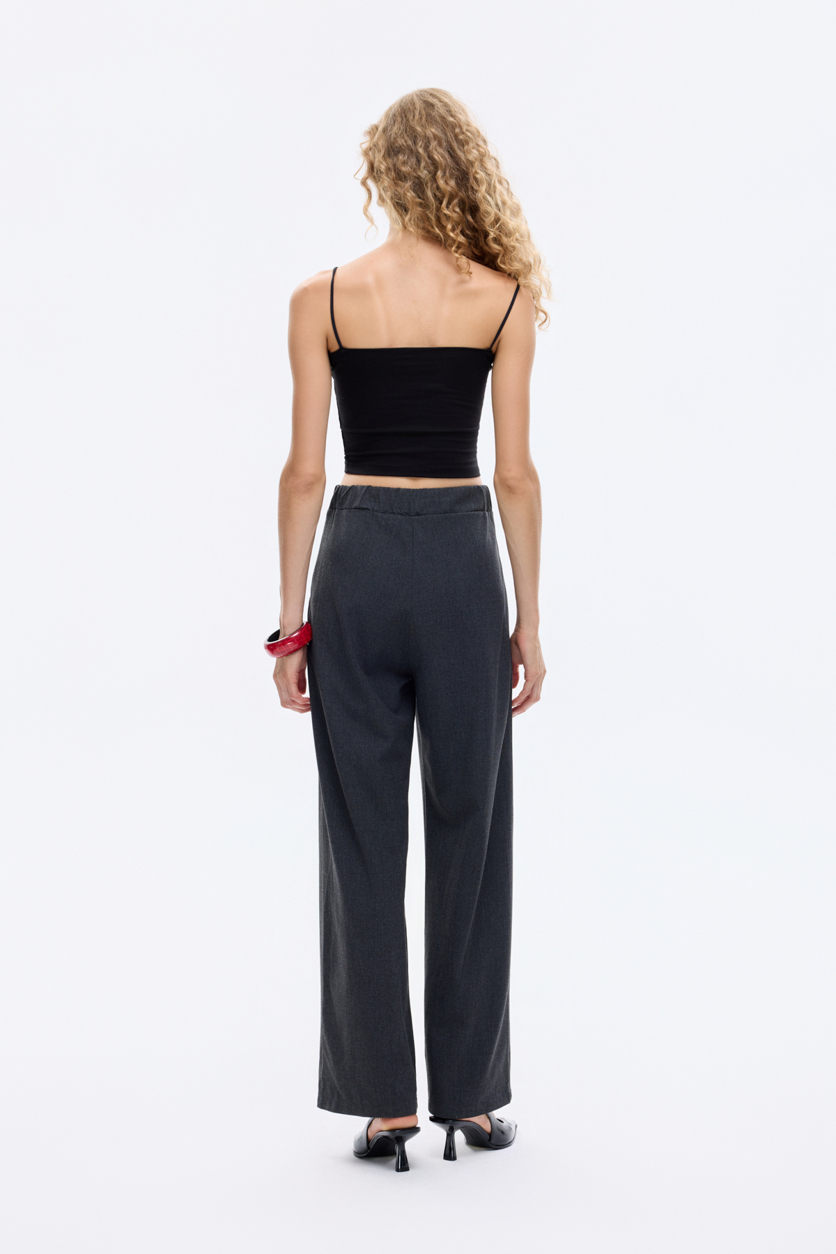 Quzu-Black Basic Crop Undershirt - Hanging 5