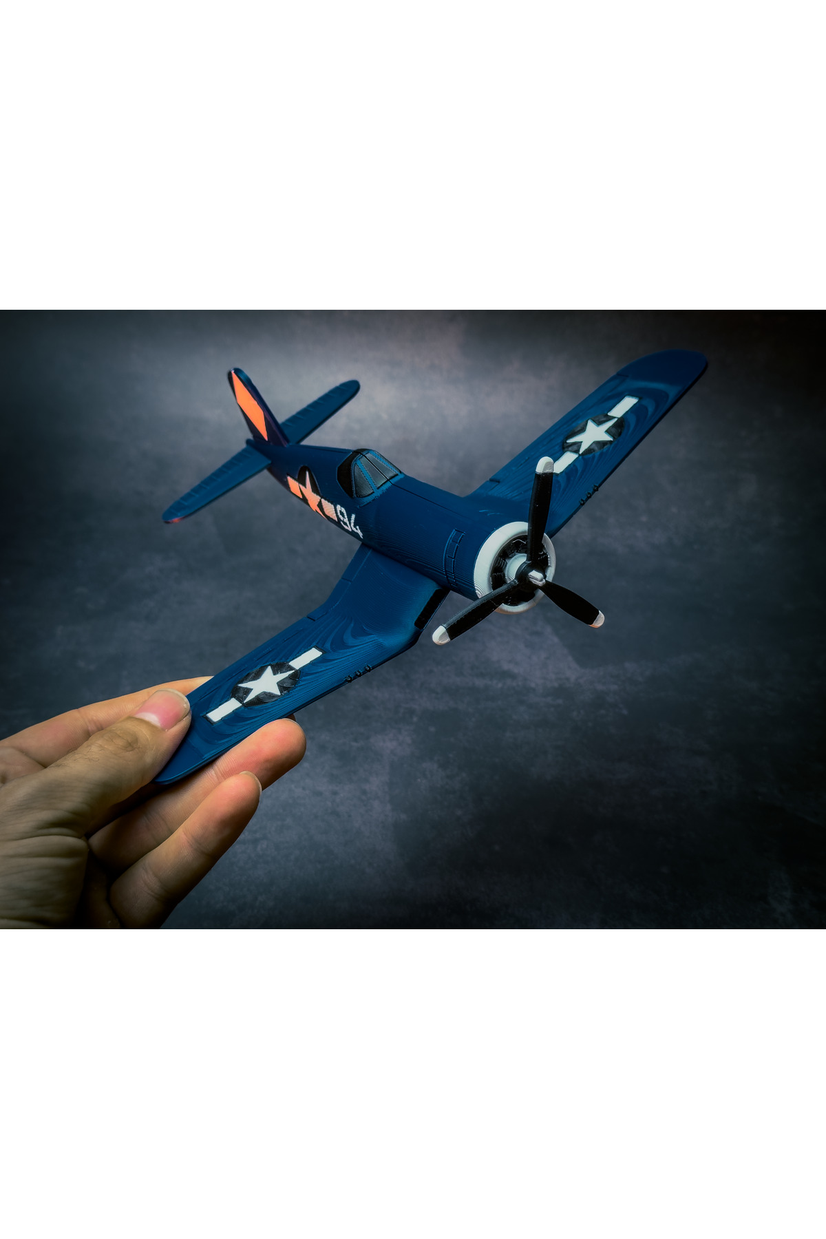 F4U 3D Kit Kart – Kriegsflugzeugmodell des Zweiten Weltkriegs, dekoratives Desktop-Objekt