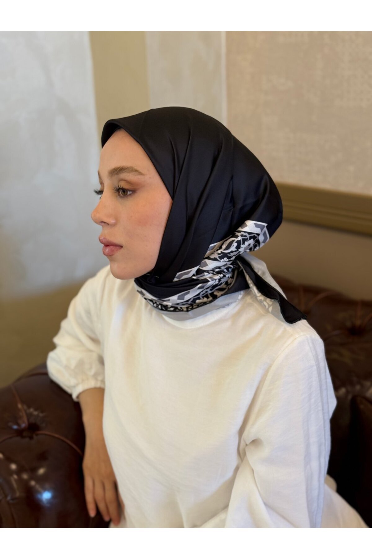 Modakaşmir-Leoflora Pattern Twill Scarf 1