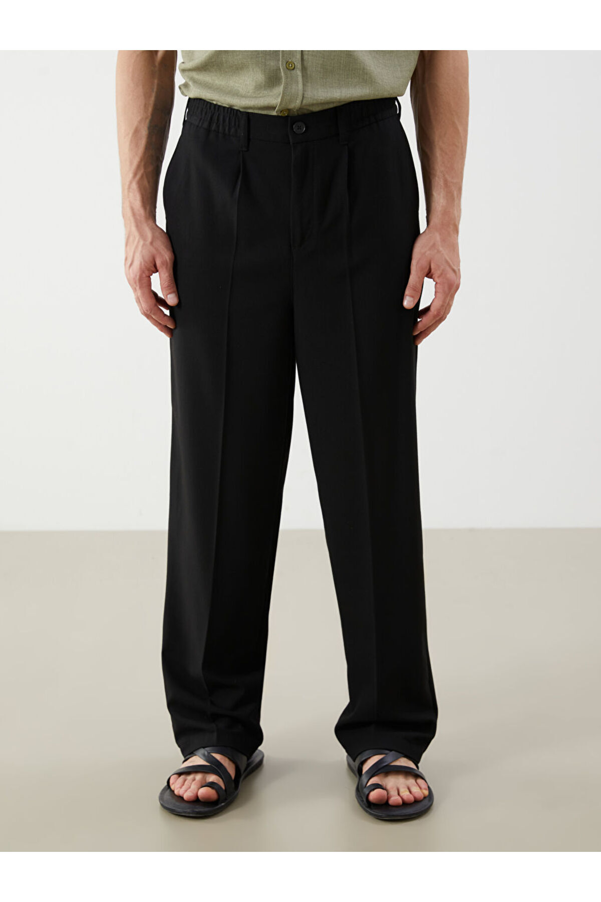 LC Waikiki-Create Your Style from Uzg Store |   Comfortable Fit Men's Pleated Trousers 3