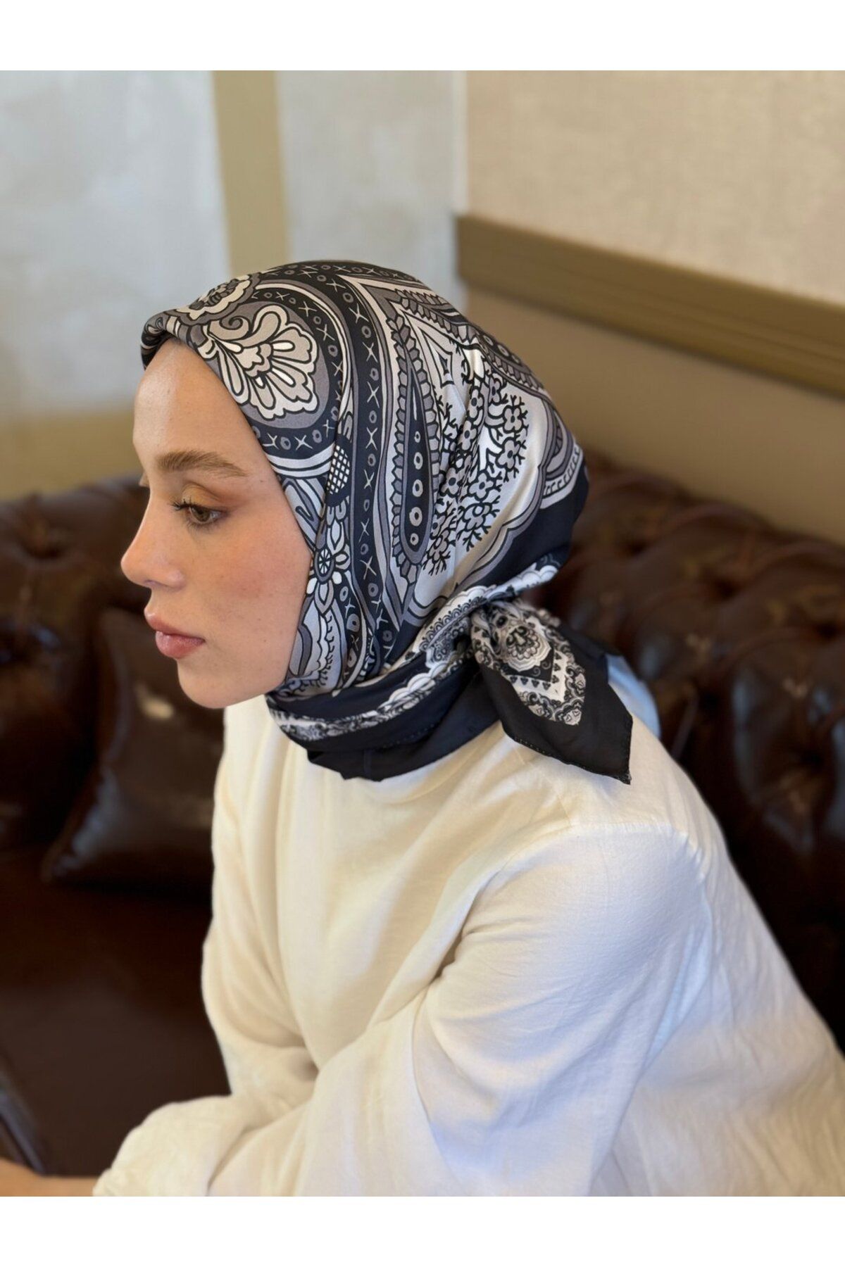 Modakaşmir-Paisora Pattern Twill Scarf 1
