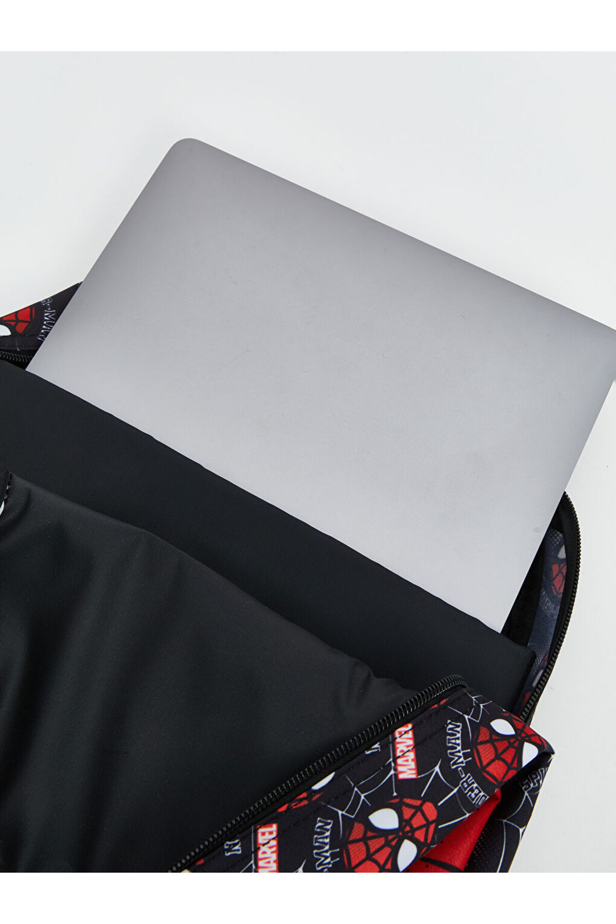 LC Waikiki-Sparkling Selections from Shining Store |   Spider-Man Printed Boy's Backpack 4