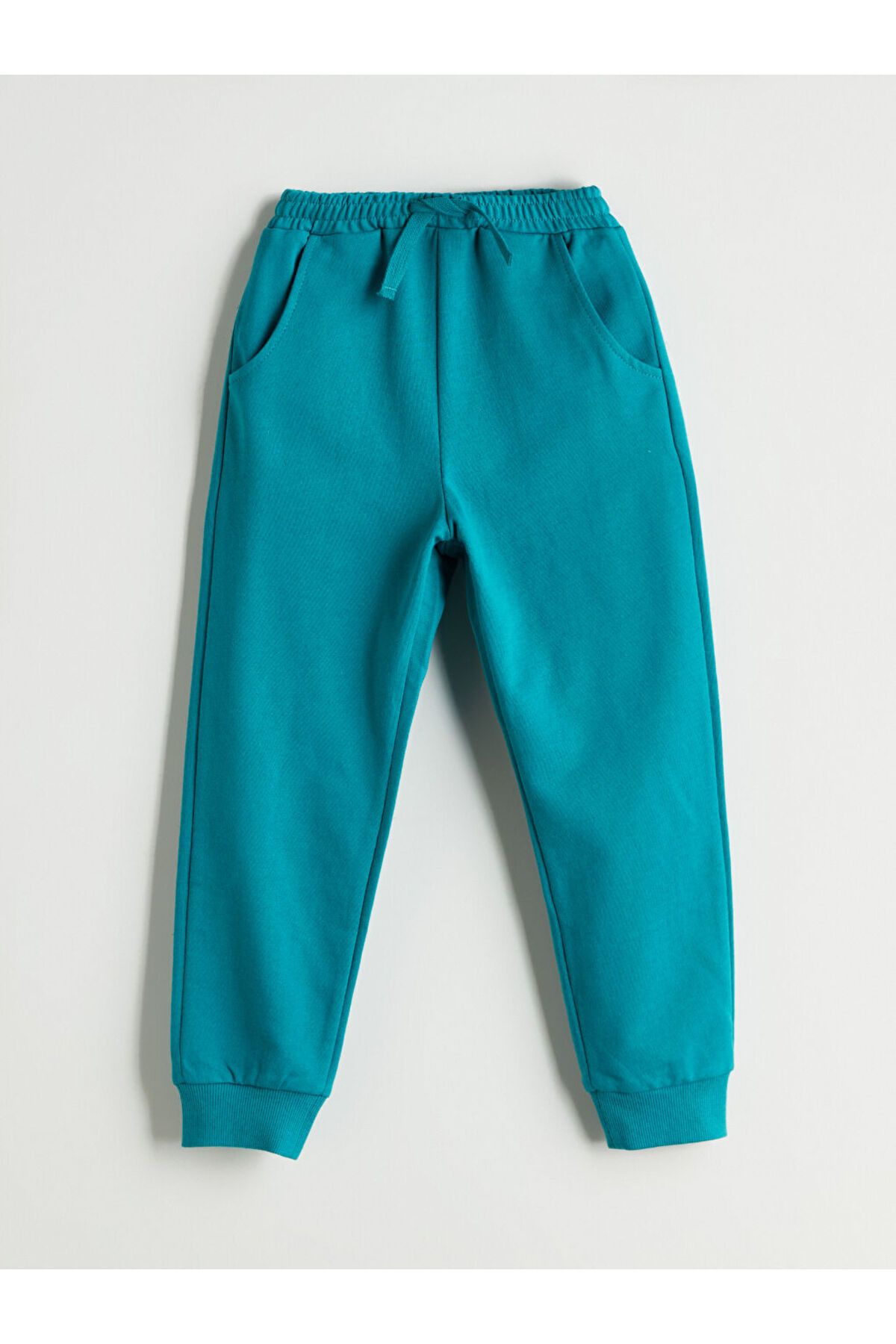 LC Waikiki-Sparkling Selections from Shining Store |   Printed Boys' Sweatshirt and Sweatpants Set of 2 5