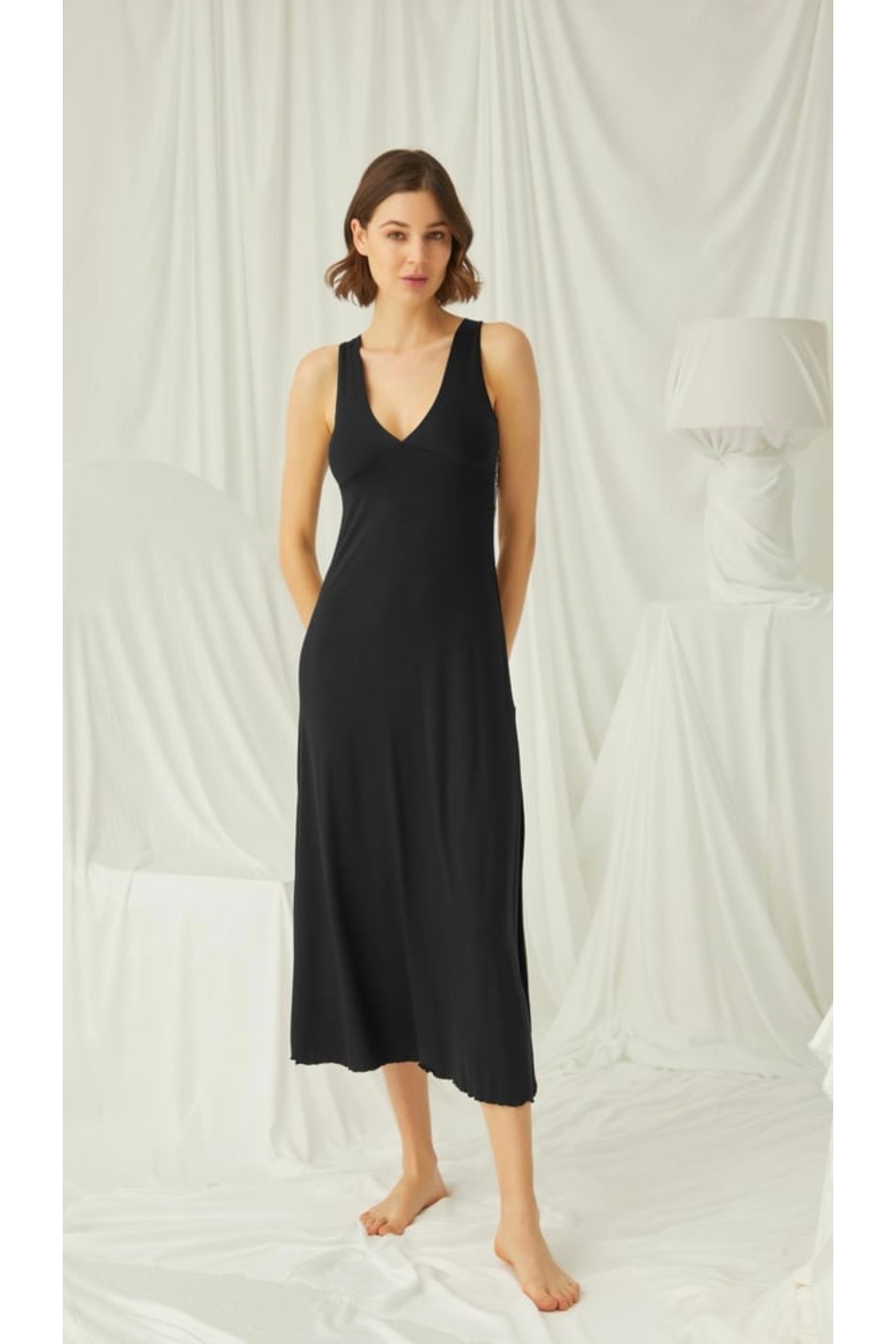 NightLove Monamise Dekolteli Brode Dantelli Yırtmaçlı Gecelik 19192