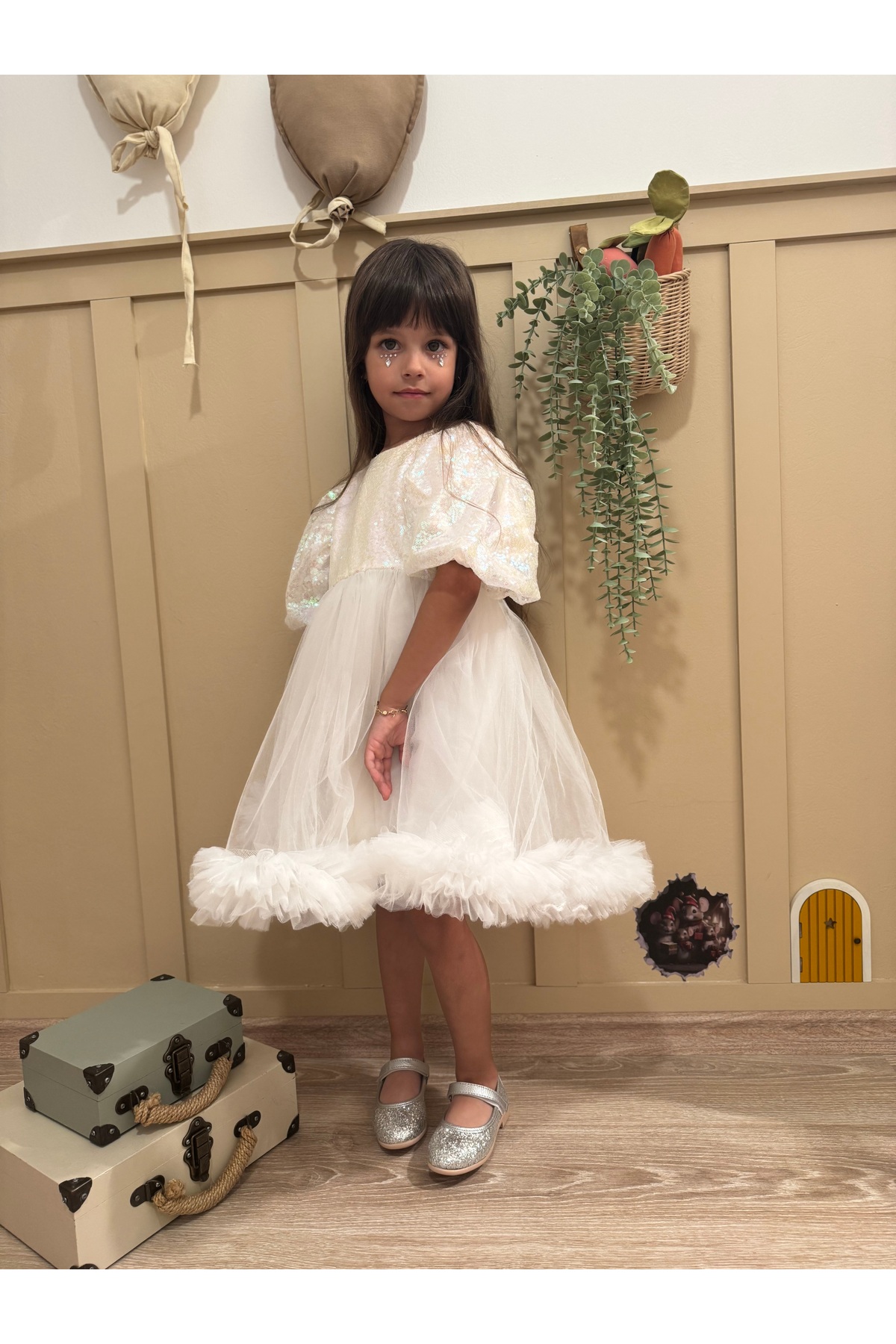 penu baby kids Beyaz Payet Detaylı Etek Ucu Fırfırlı Kız Çocuk Kız Bebek Abiye Elbise fotoğrafı 7 (önizleme)