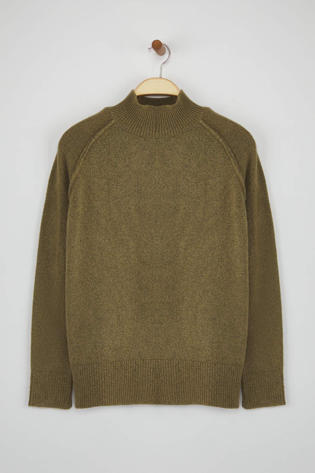 Trendyolmilla  Haki Yumuşak Dokulu Geniş Kalıp Triko Kazak TWOAW26KZ00191 - Görsel 5