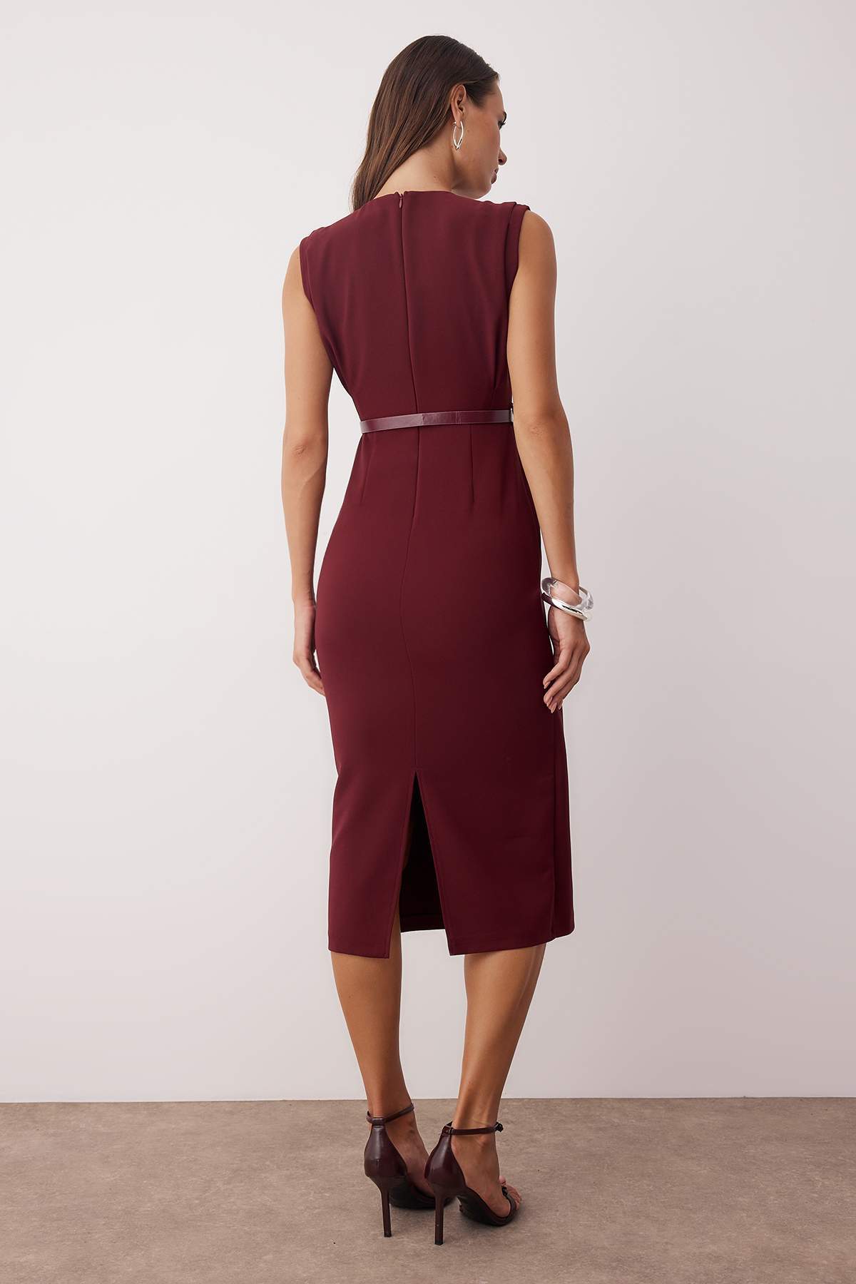 Trendyolmilla  Bordo Kemer Detaylı Dokuma Midi Elbise TWOAW26EL00078 - Görsel 4