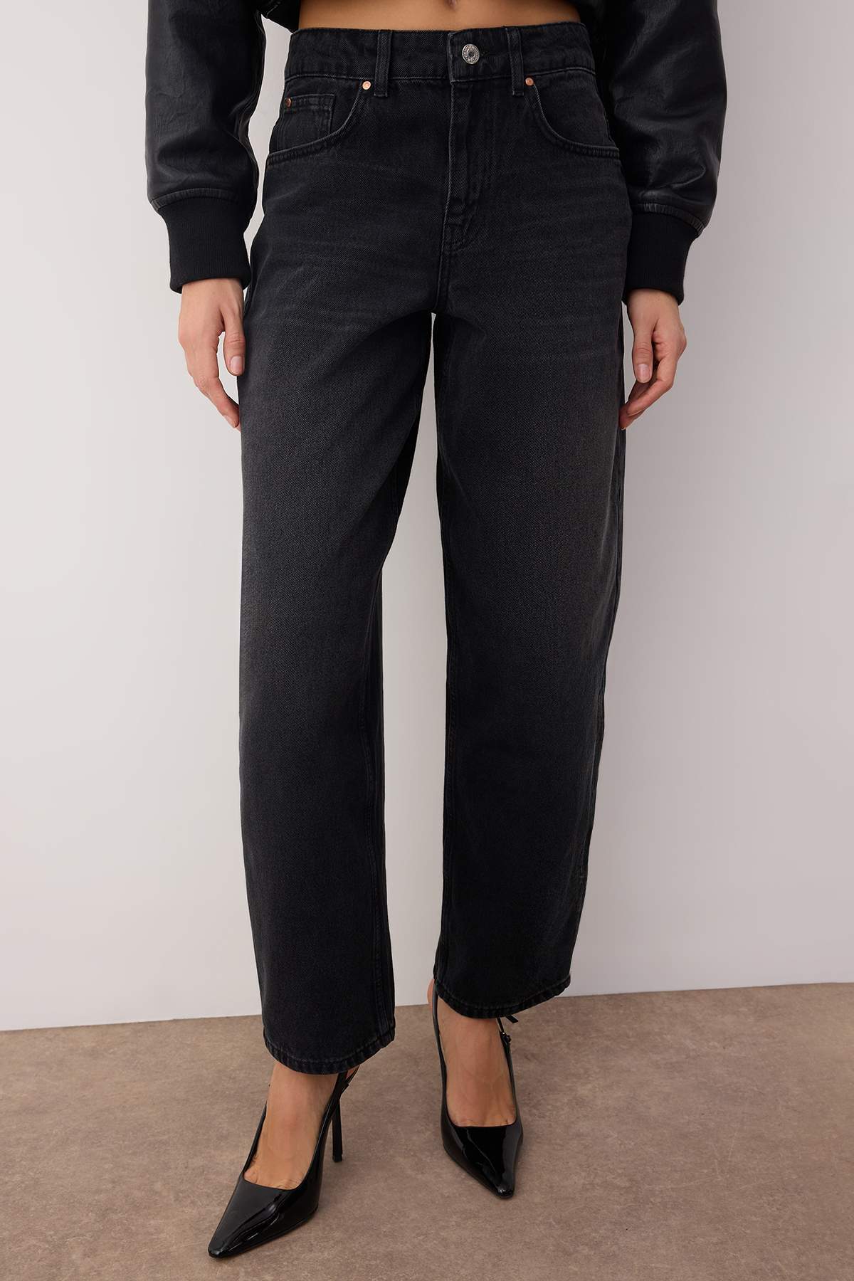 Trendyolmilla  Siyah Normal Bel Loose Baggy Smoke Jeans TWOAW26JE00053 - Görsel 3