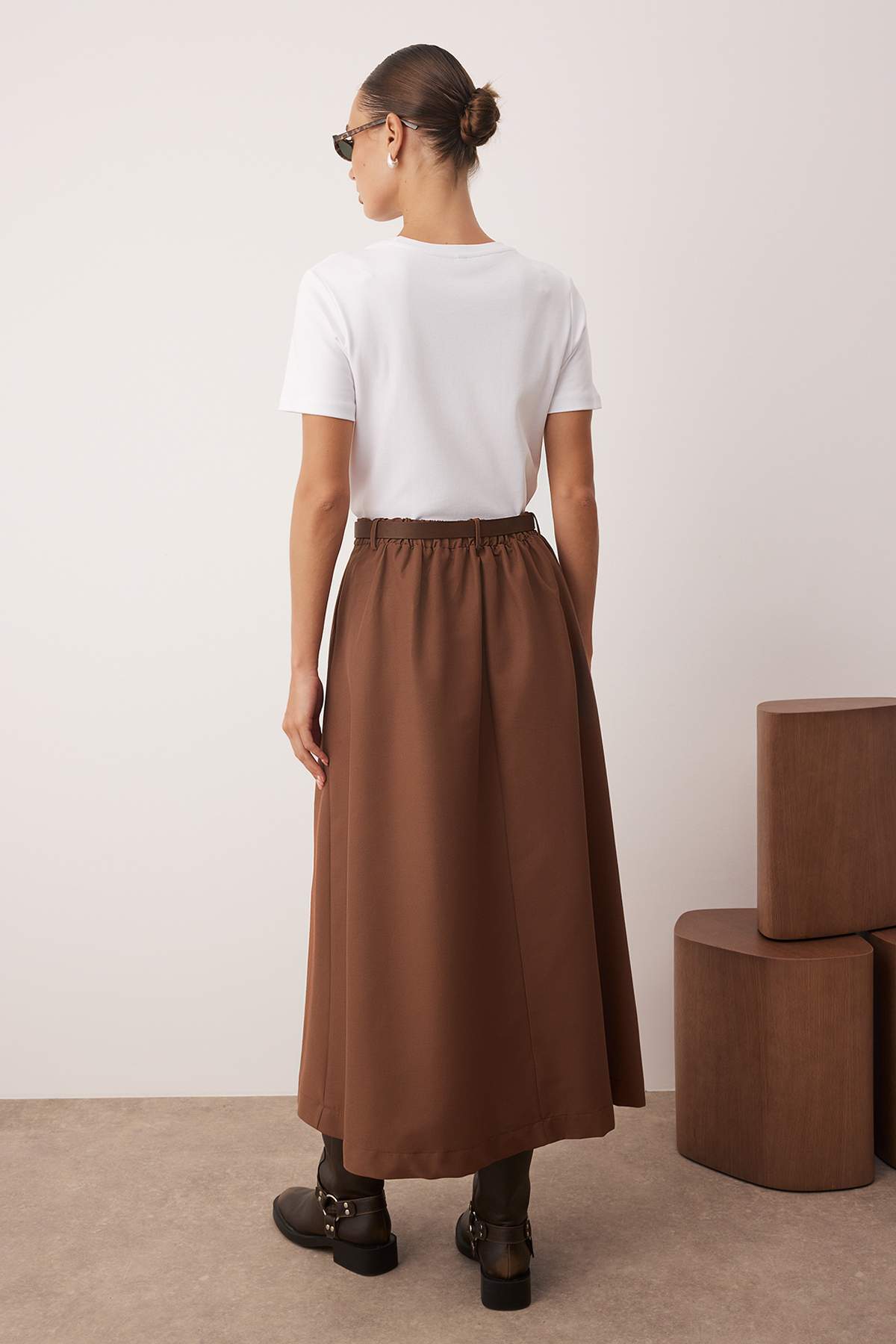 Trendyolmilla  Vizon Astarsız Belde Kemer Detaylı Dokuma Etek TCTAW26EE00004 - Görsel 4