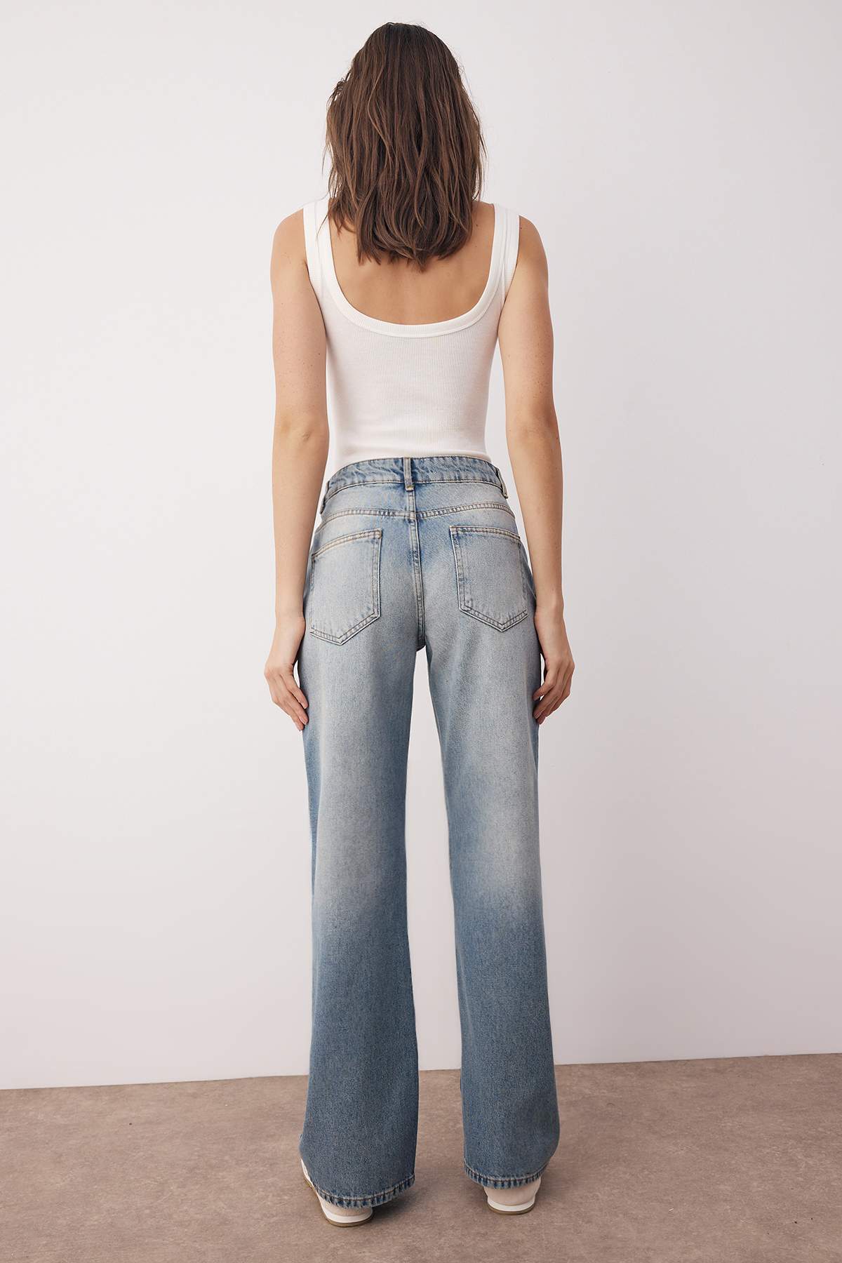 Trendyolmilla  Mavi Normal Bel Geniş Paça Wide Leg Jeans TWOAW26JE00078 - Görsel 4
