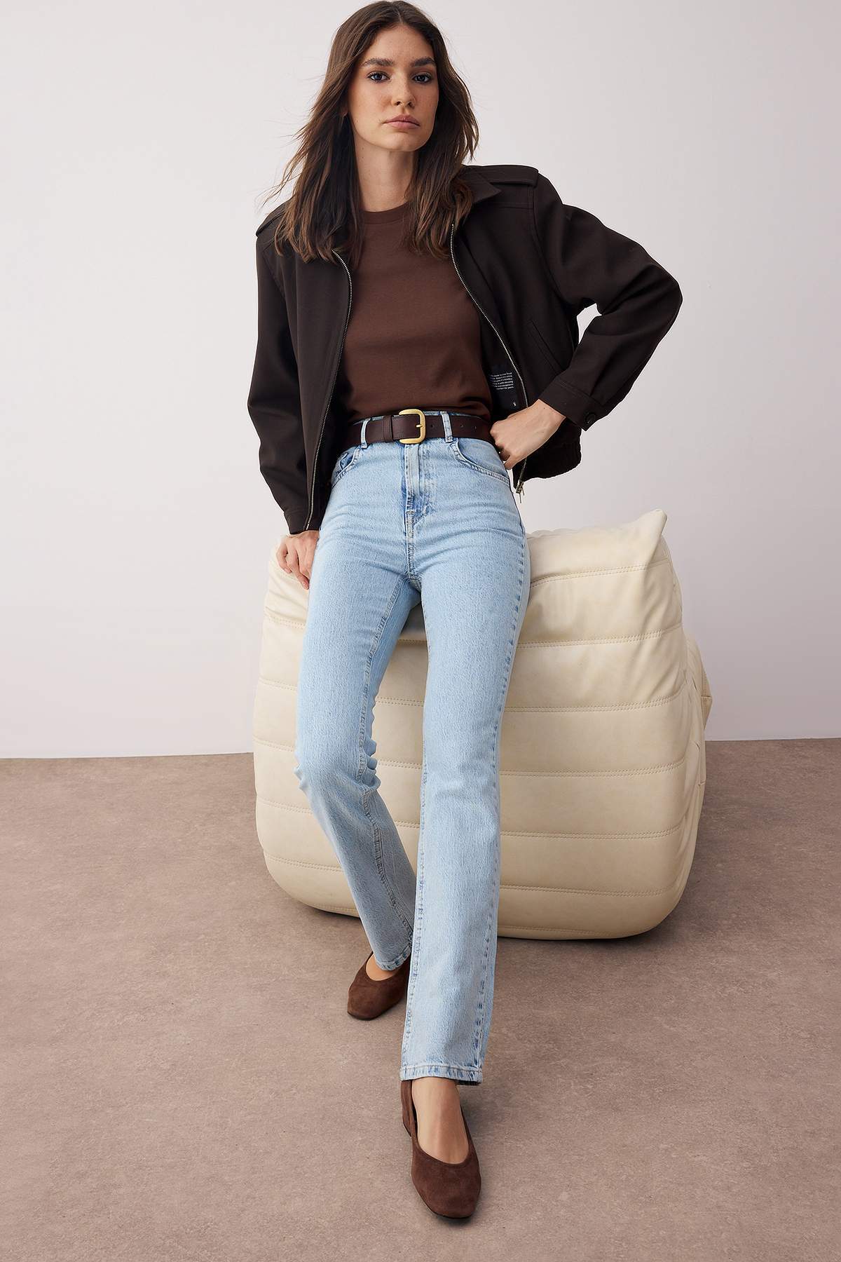 Trendyolmilla  Açık Mavi Yüksek Bel Straight Düz Kesim Comfort Jeans TWOAW26JE00184