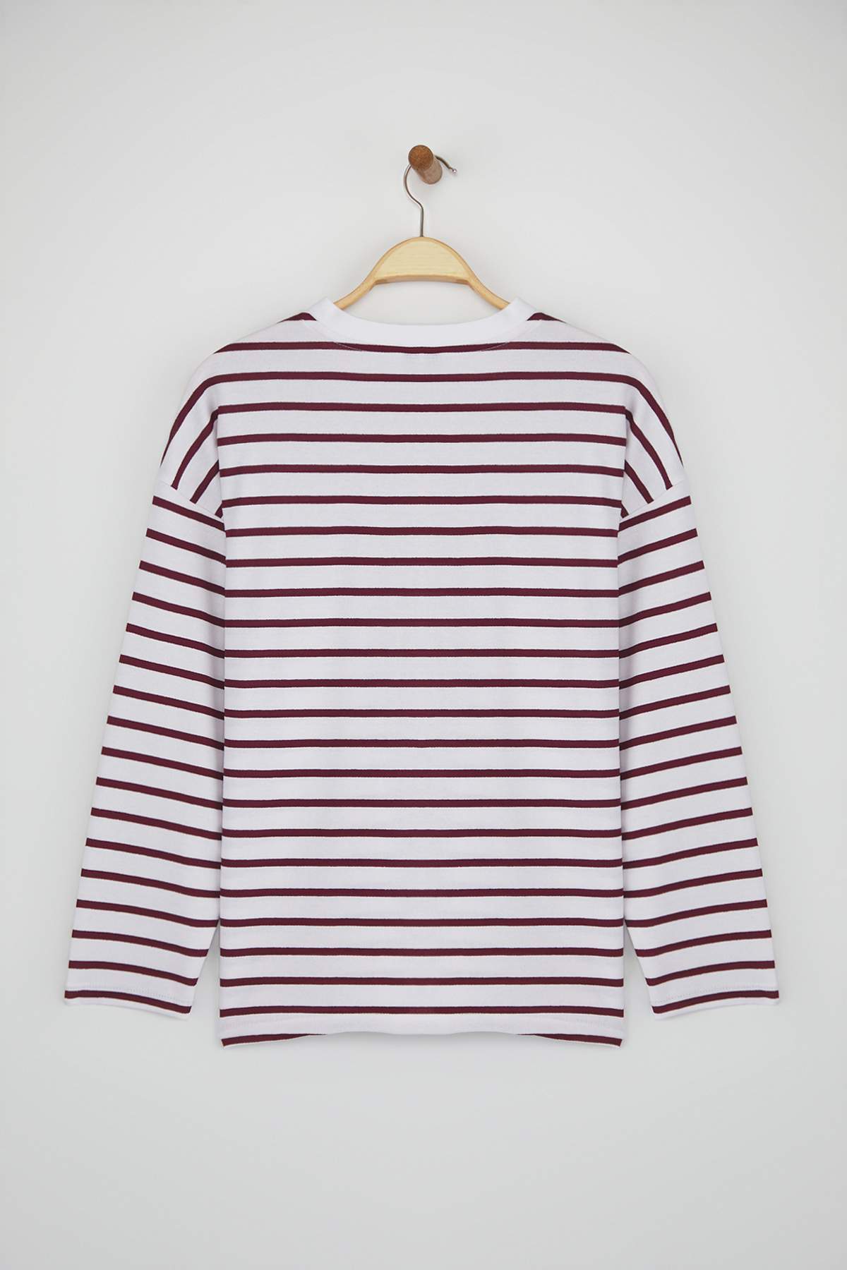 Trendyolmilla  Ekru Çizgili Oversize/Geniş Kesim Bisiklet Yaka İnce Örme Sweatshirt TWOAW23SW00326 - Görsel 6