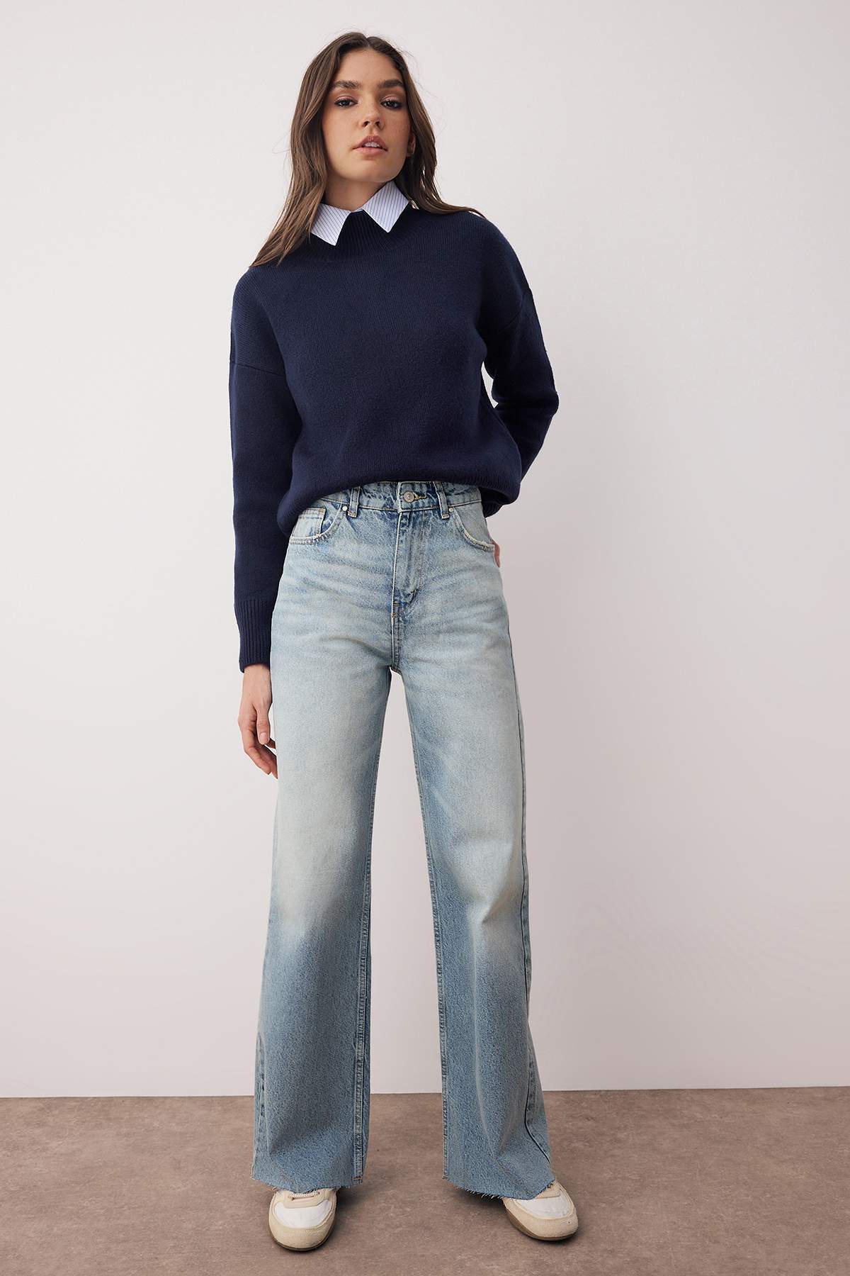 Trendyolmilla  Mavi Paça Kesikli Ekstra Yüksek Bel Geniş Paça Wide Leg Geniş Paça Jeans TWOAW26JE00080 - Görsel 2