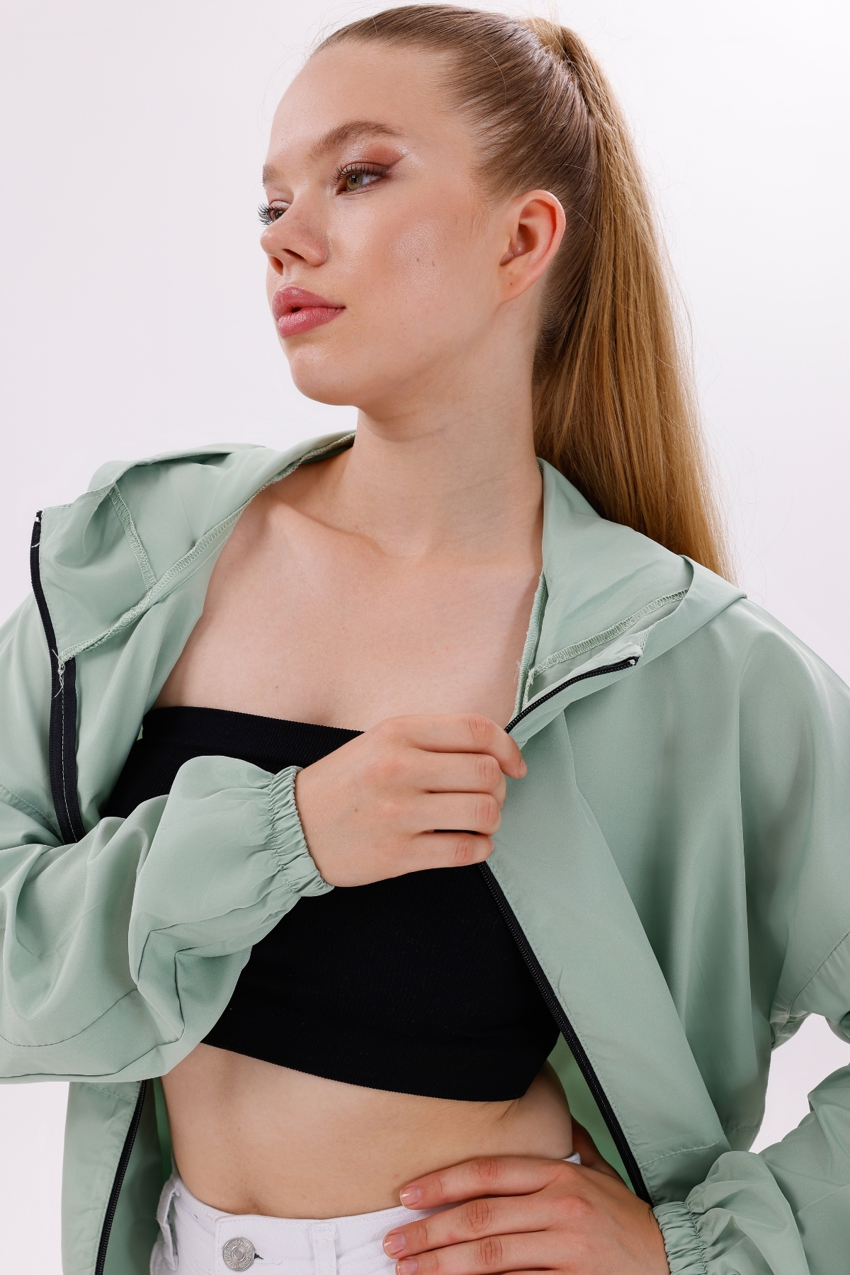 freemen  Kadın Su Yeşili Kapüşonlu Şık ve Rahat Tasarımlı Rüzgar Geçirmez Mevsimlik Yağmurluk - Görsel 5