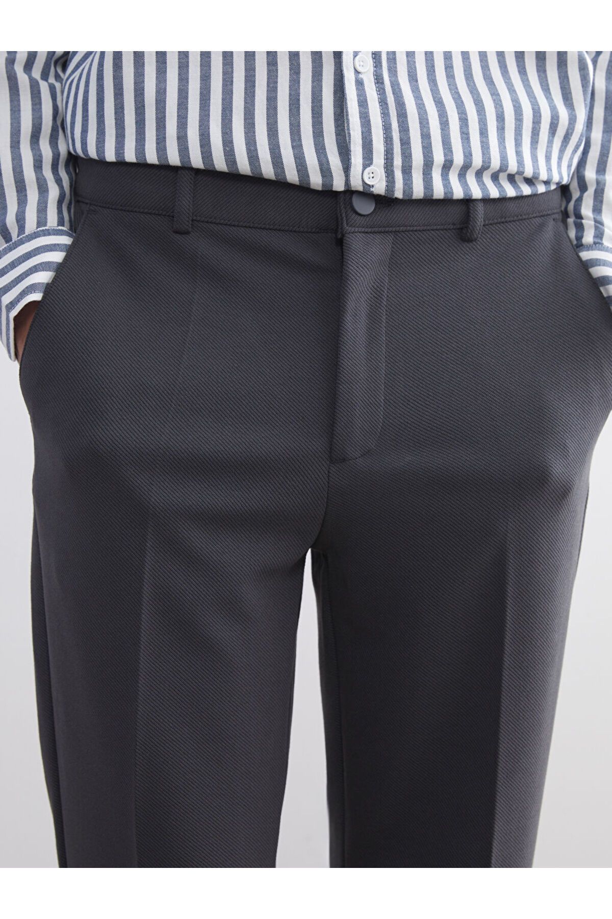 LC Waikiki-Sparkling Selections from Shining Store |   Standard Fit Men's Trousers 3