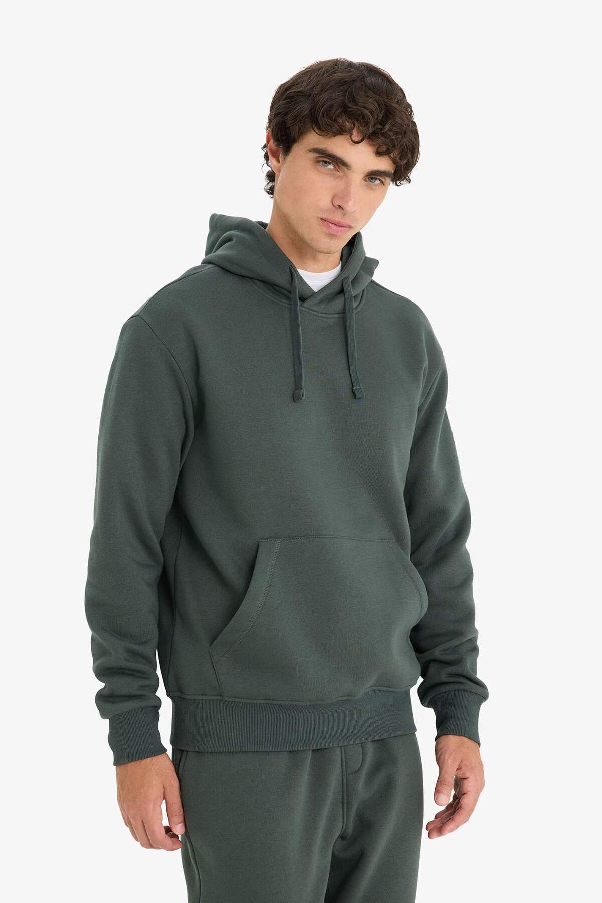 Defacto  Regular Fit Kapüşonlu İçi Yumuşak Tüylü Kanguru Cepli Basic Düz Sweatshirt X8283AZ25AU - Görsel 3