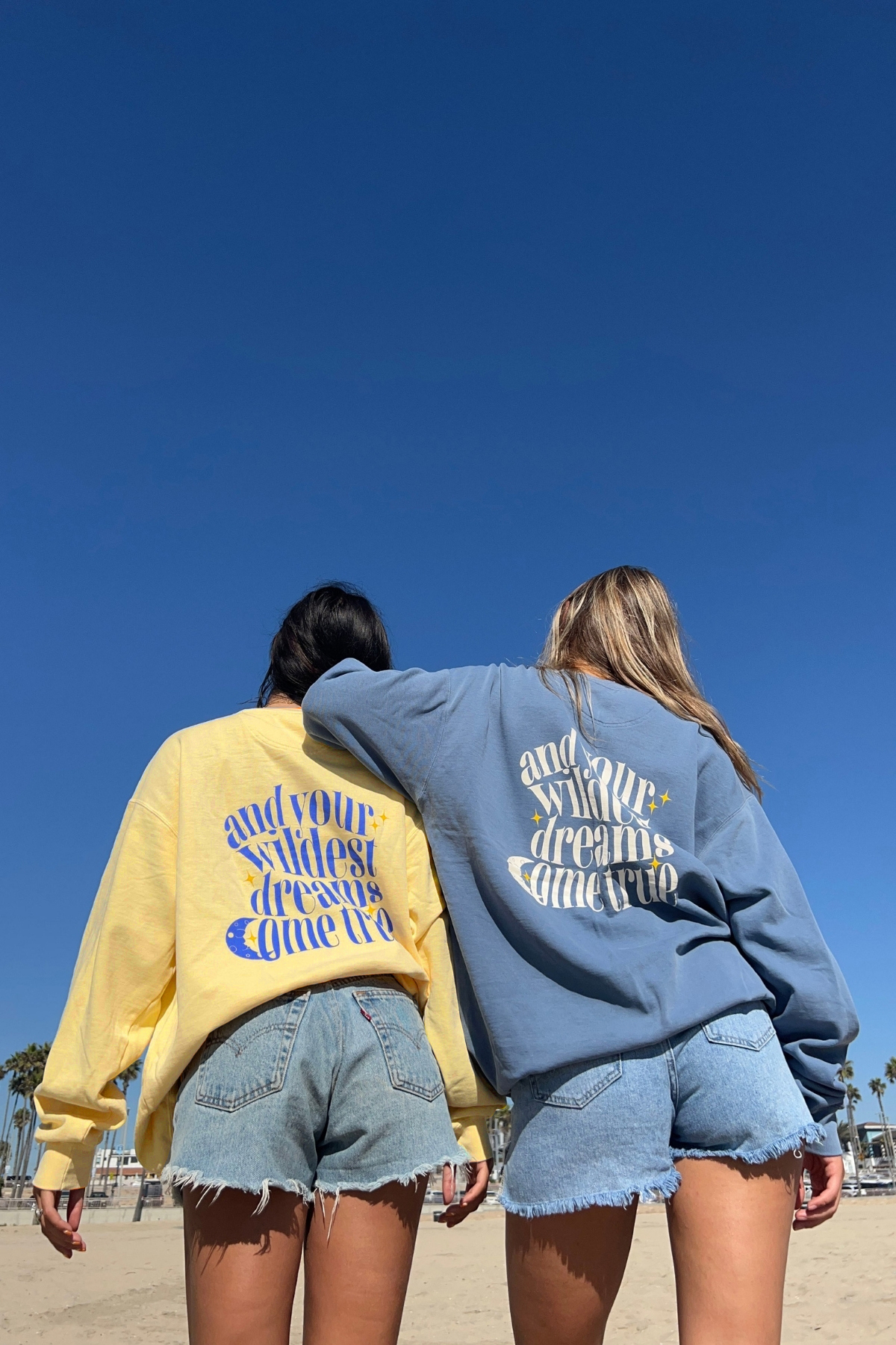 Unisex Oversize Sweatshirt Wildest Dreams Baskılı Sarı – Bisiklet Yaka, 3 İplik Şardonlu — زرد TCH-S-K-M-WT-101 — تصویر 2 از 7